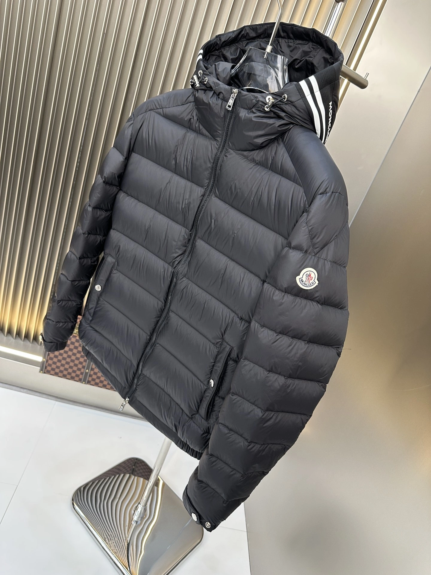 Refined Moncler Down Jackets 145807