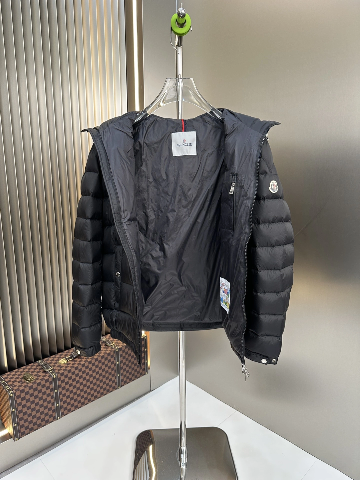 Refined Moncler Down Jackets 145807