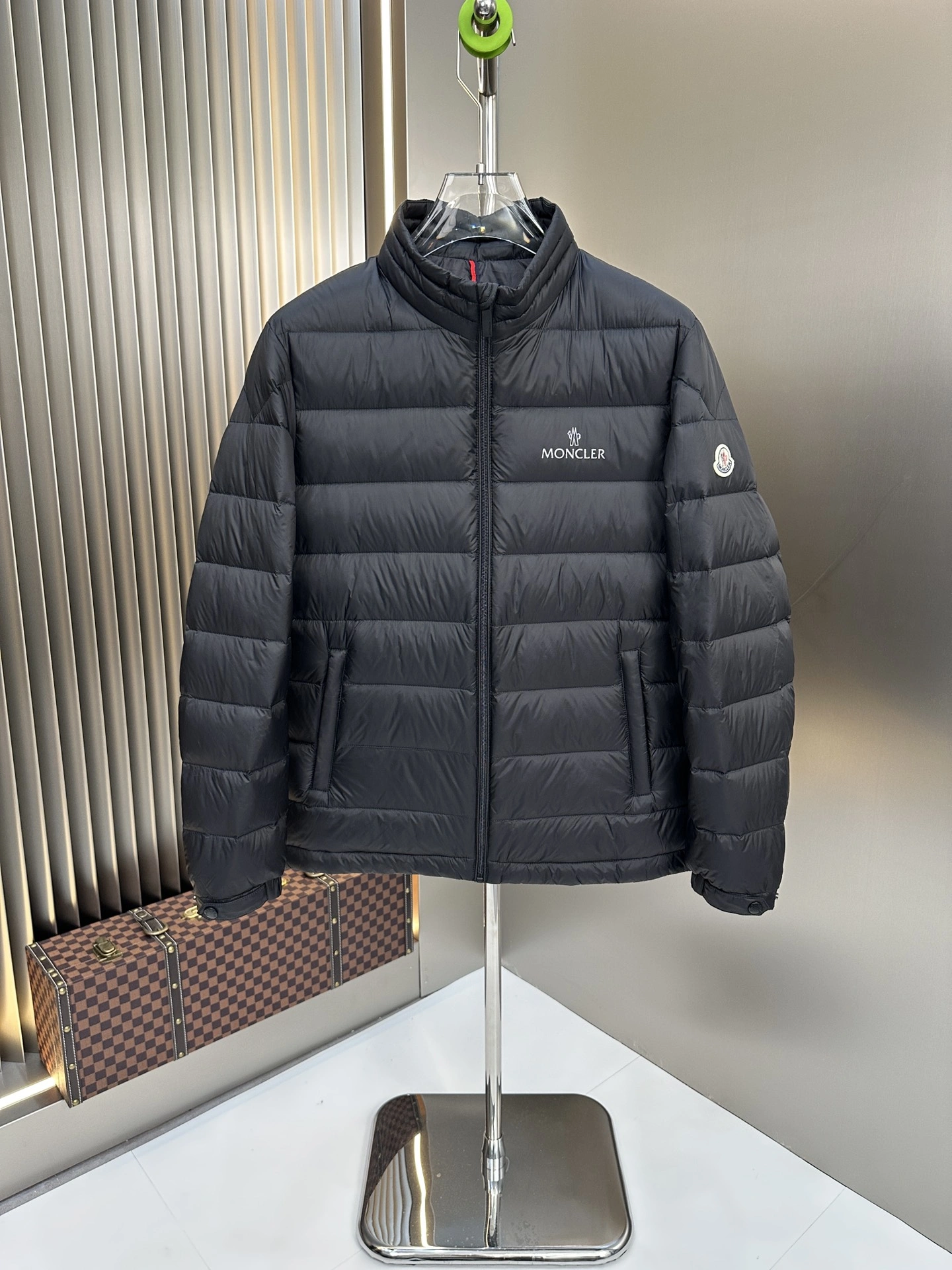 Casual Moncler Down Jackets 145805