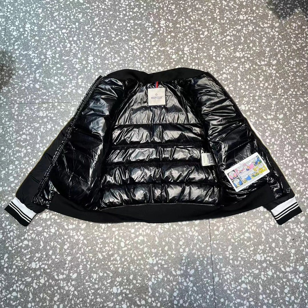 Moncler Down Jackets Durable 145790