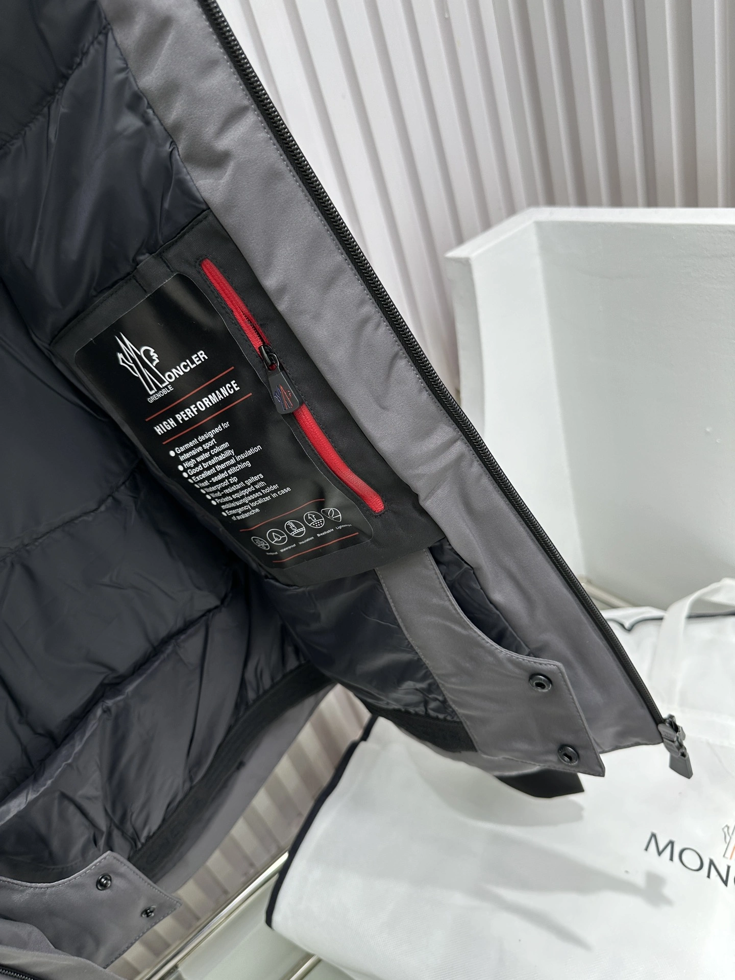 Moncler Down Jackets Practical 145791