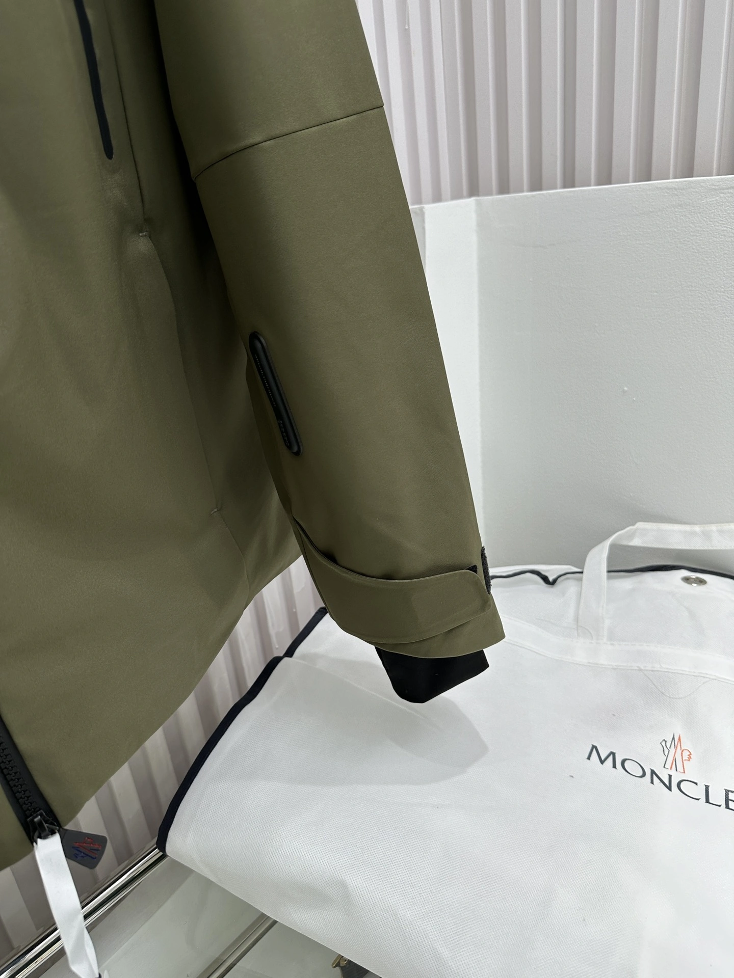 Moncler Down Jackets FlexibleFit 145784