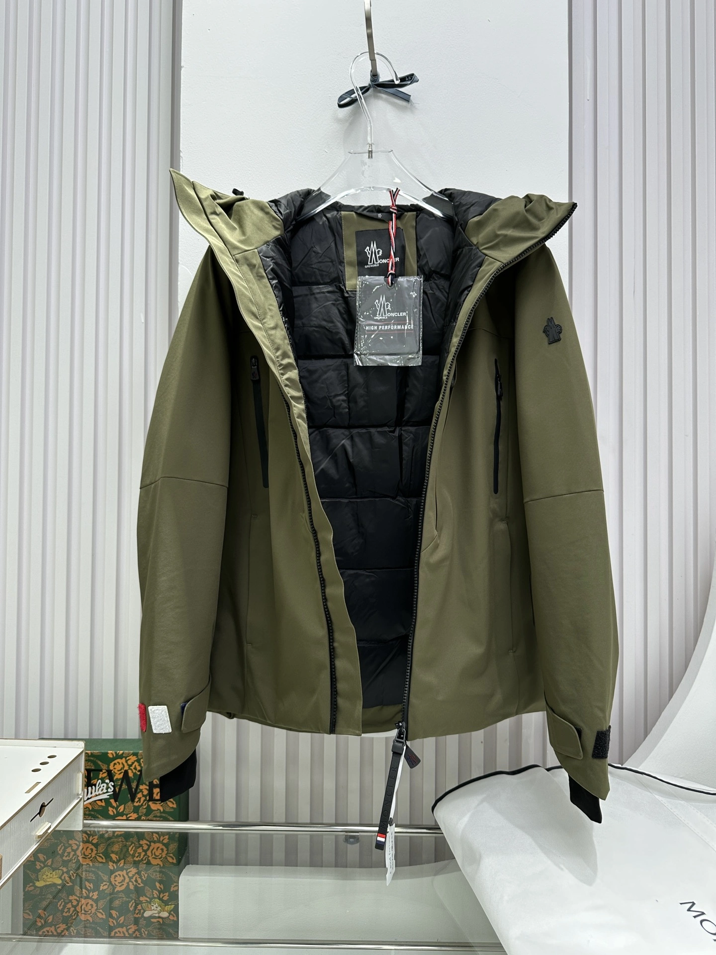 Moncler Down Jackets FlexibleFit 145784