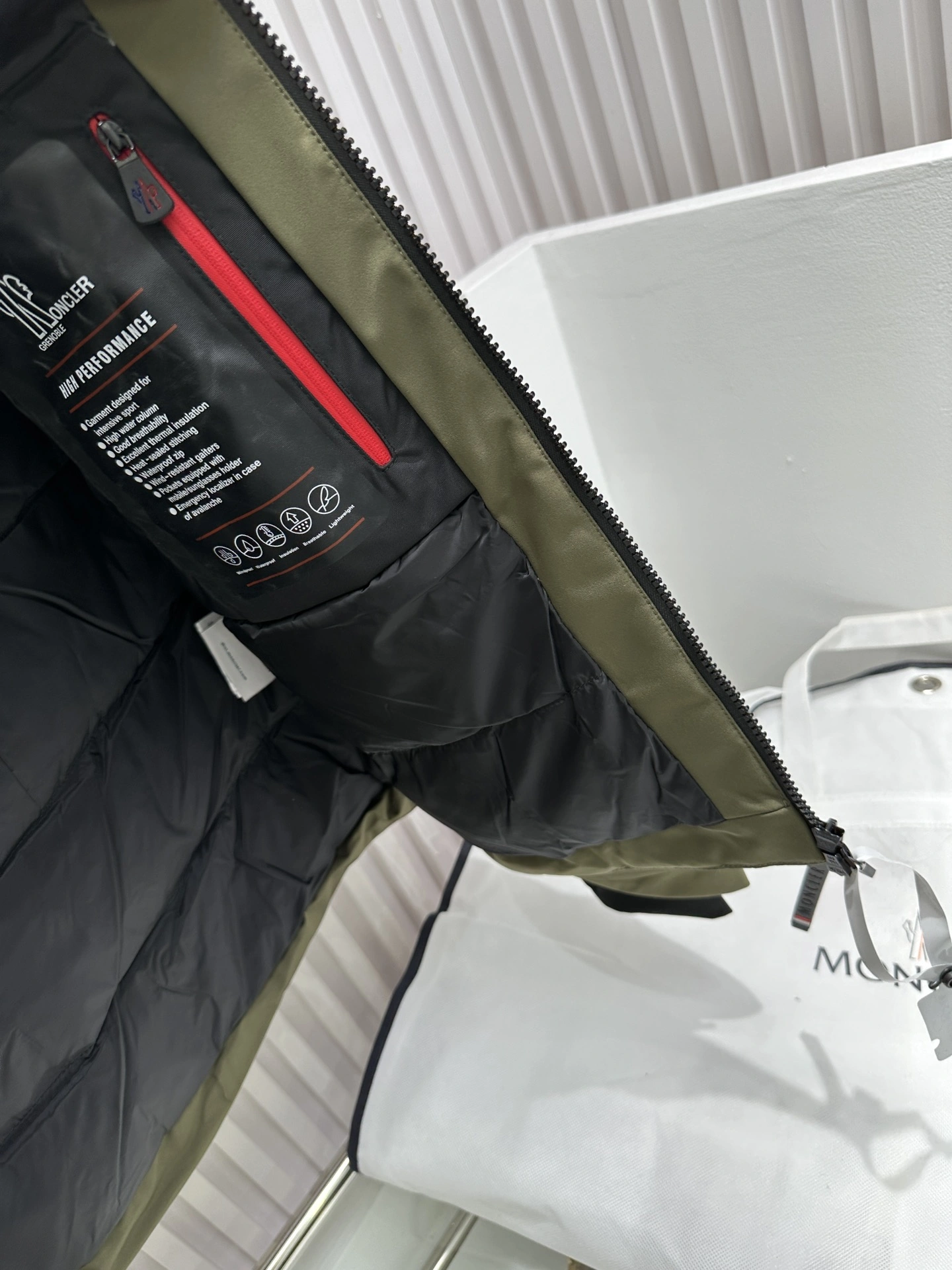 Moncler Down Jackets FlexibleFit 145784