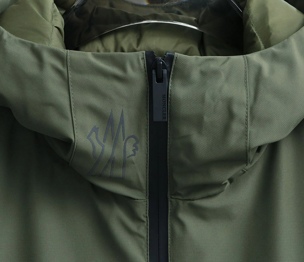 Moncler Down Jackets FlexibleFit 145786