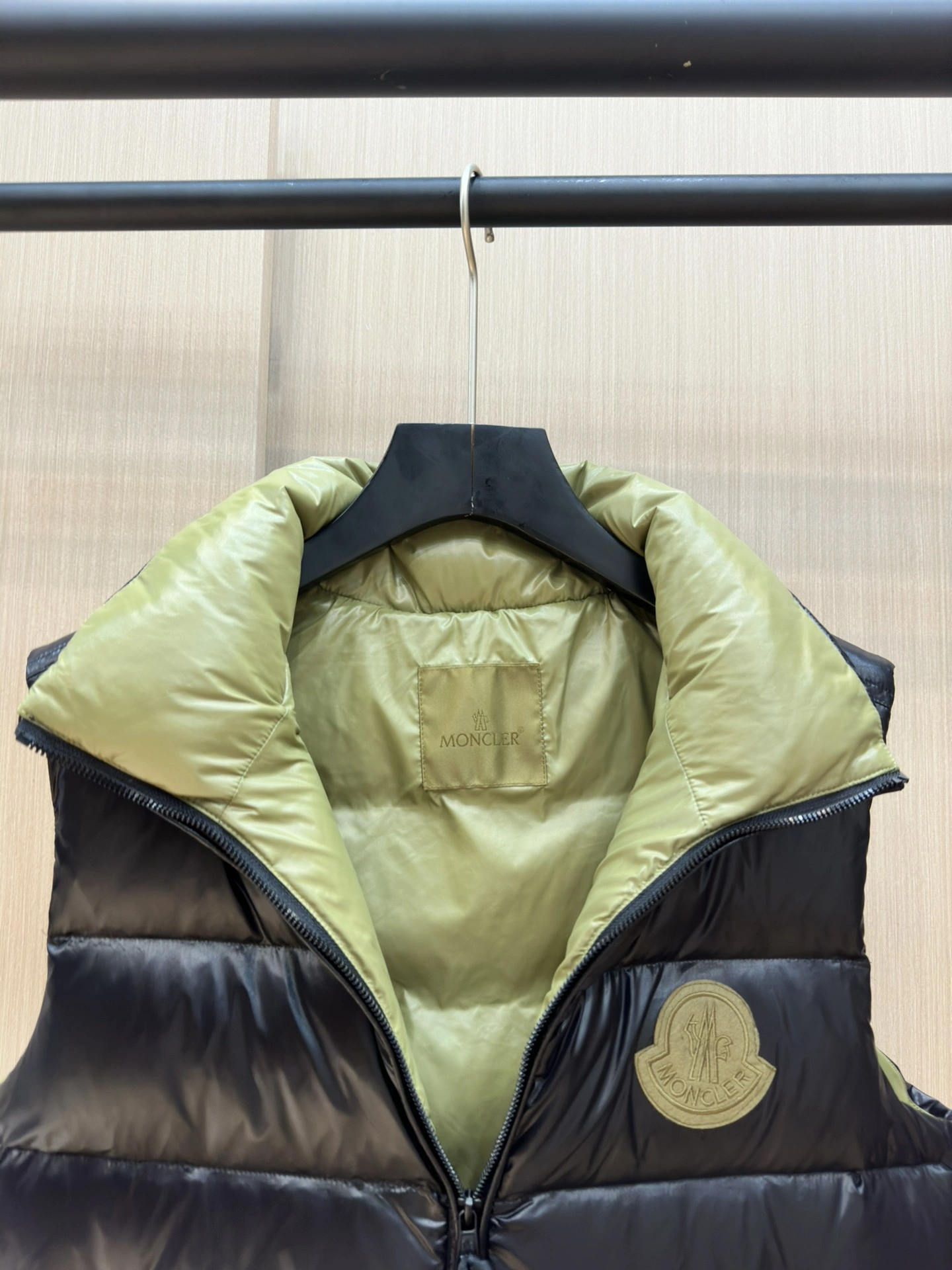 Moncler Down Jackets Soft 145798