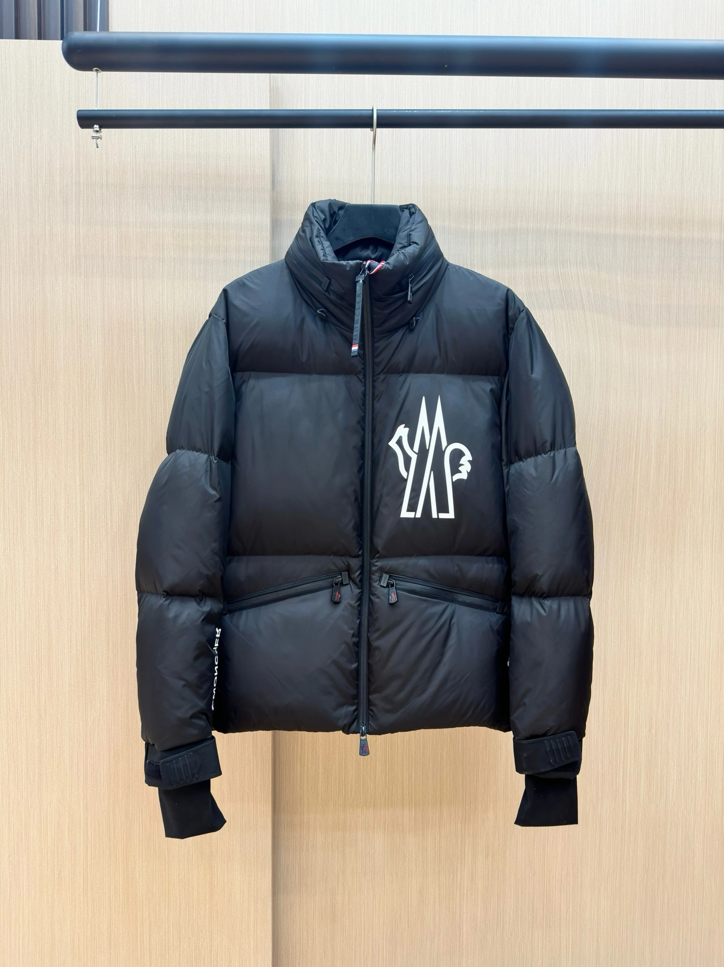 Practical Moncler Down Jackets 145792