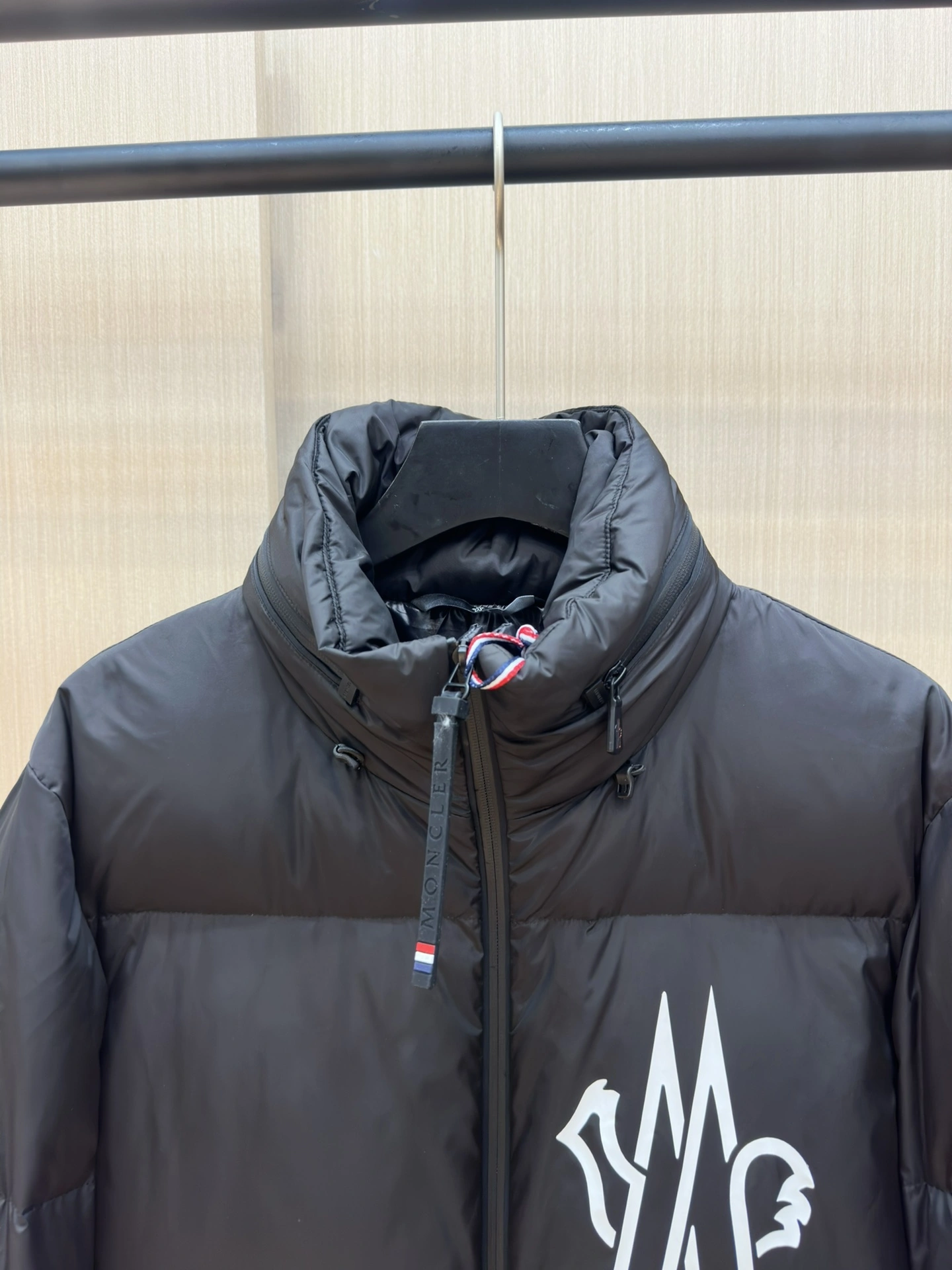 Practical Moncler Down Jackets 145792