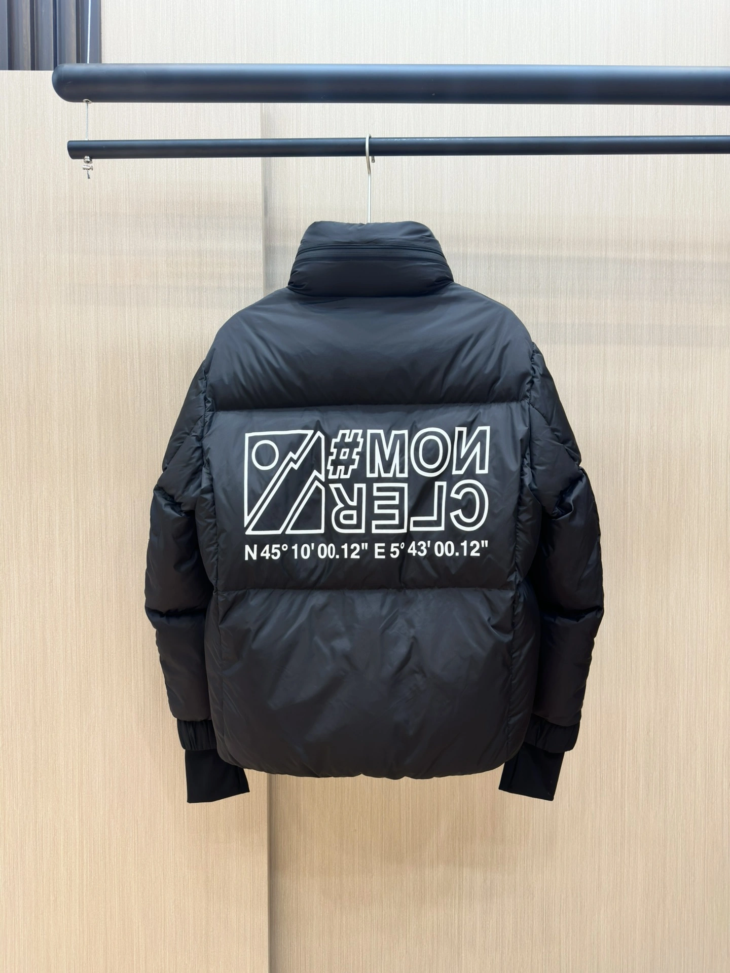 Practical Moncler Down Jackets 145792