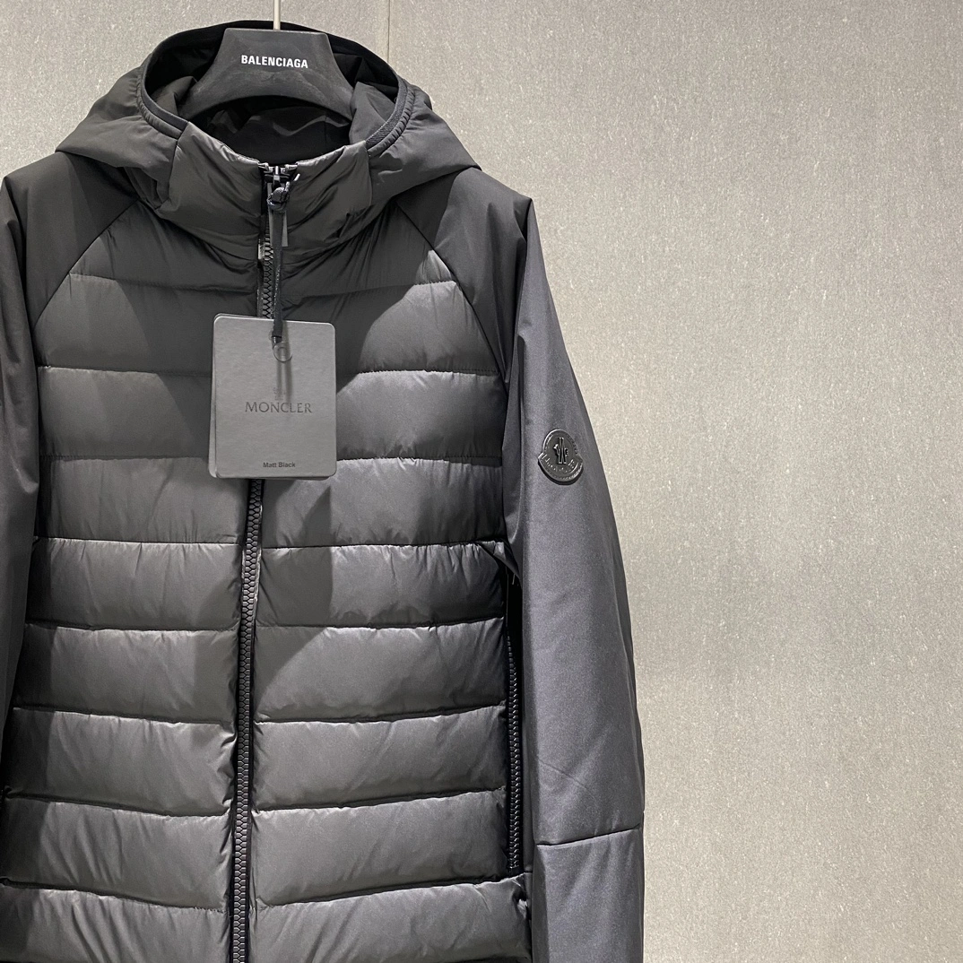 Moncler Down Jackets Original 145776