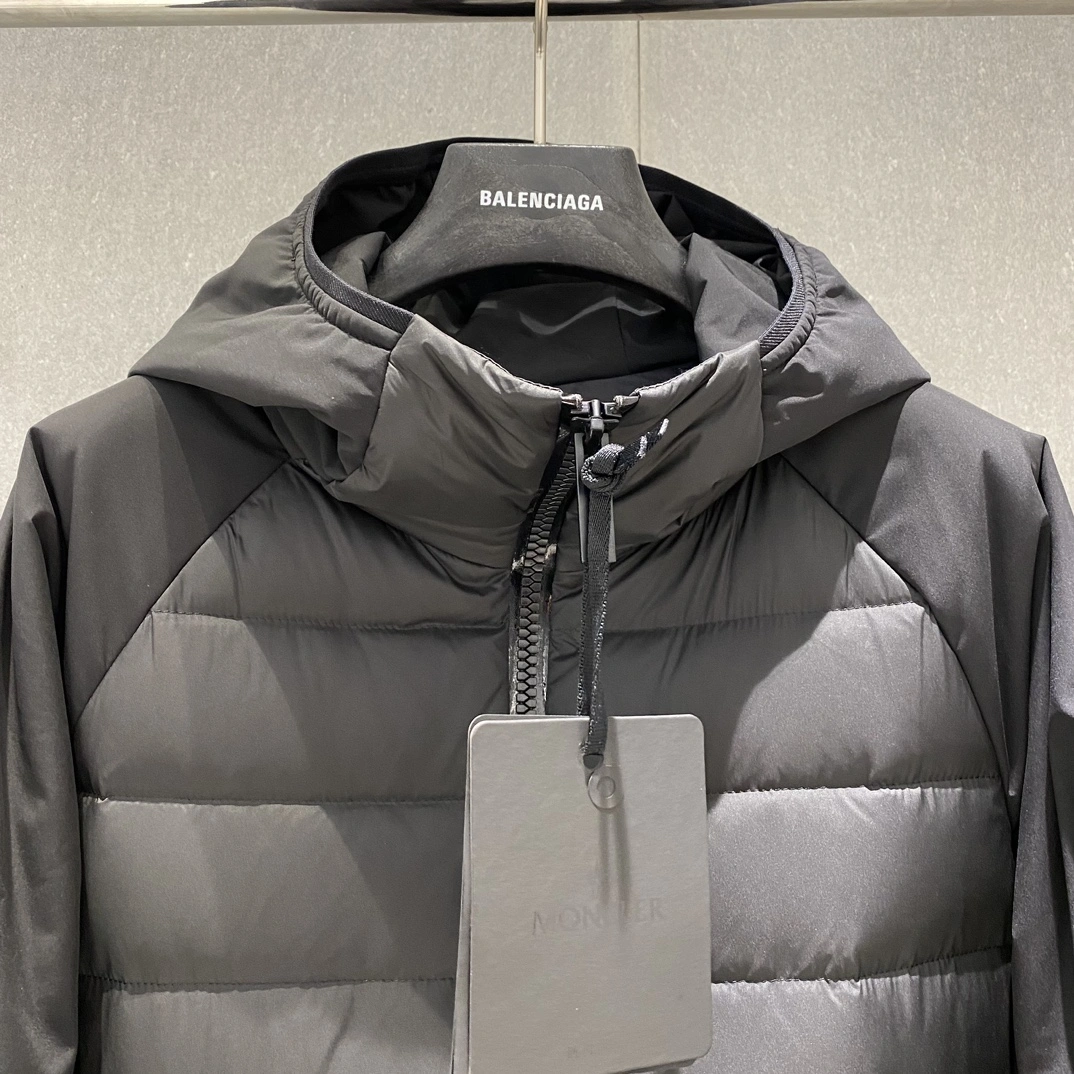 Moncler Down Jackets Original 145776