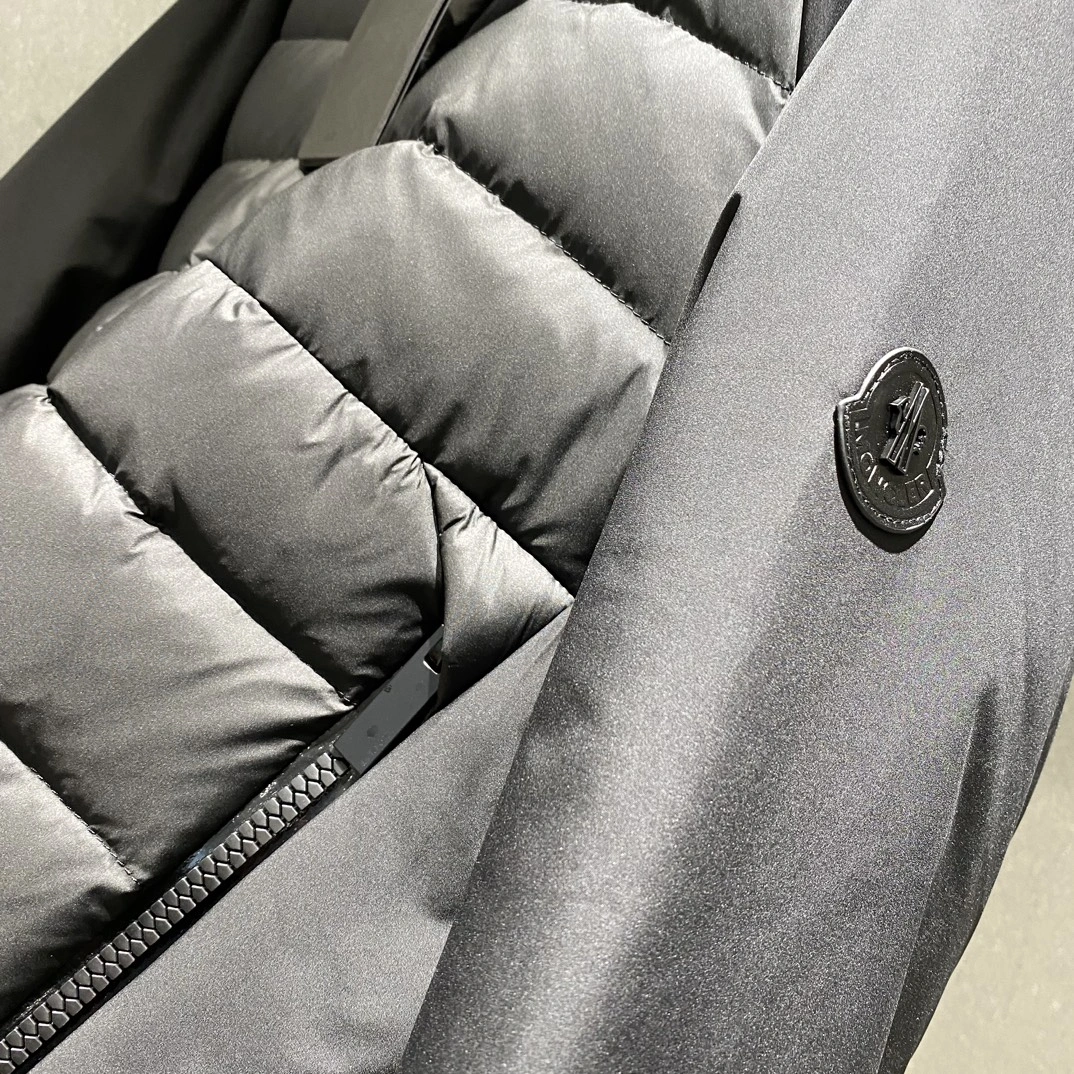 Moncler Down Jackets Original 145776