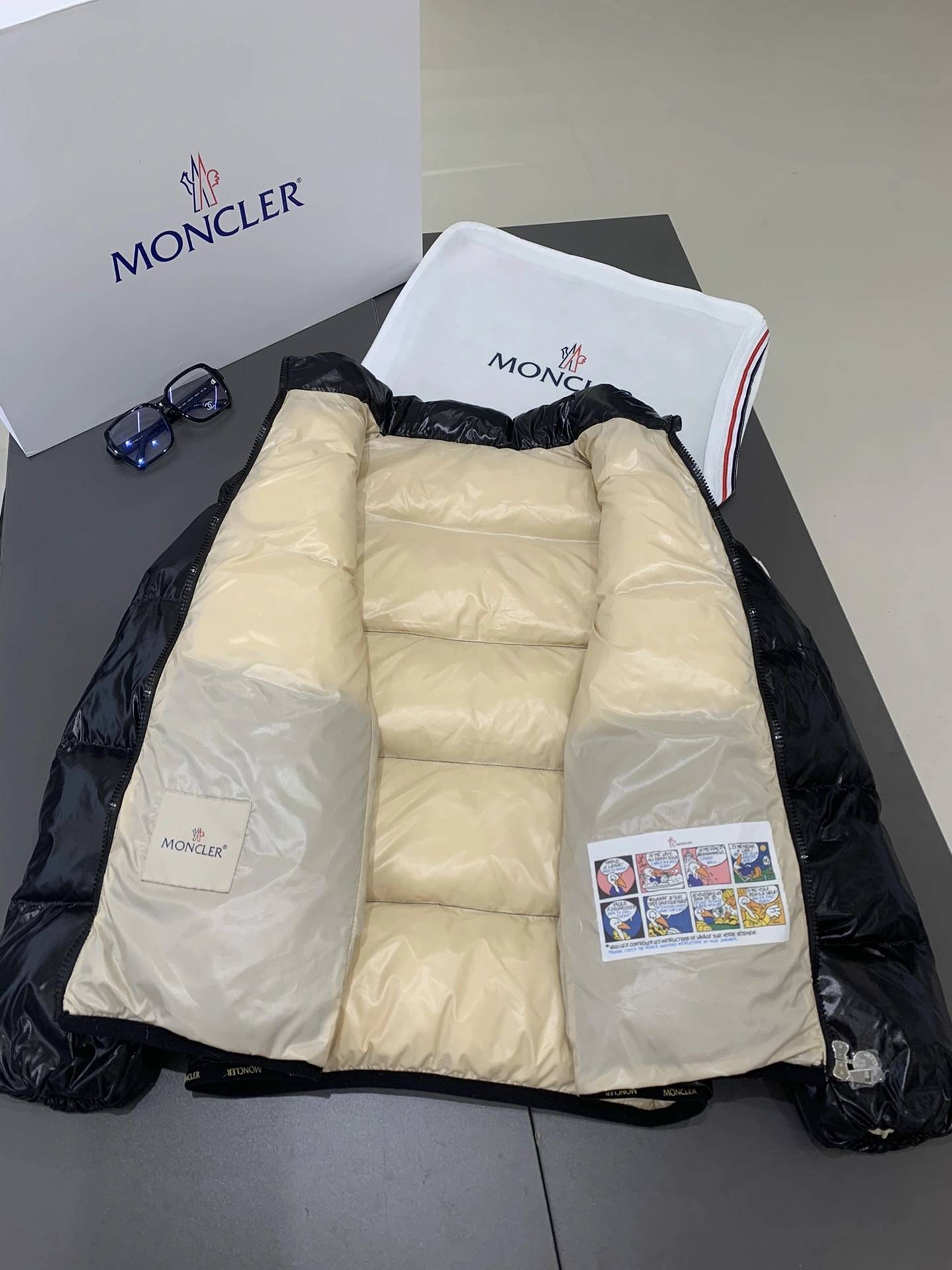 Moncler Down Jackets Fashionable 145781