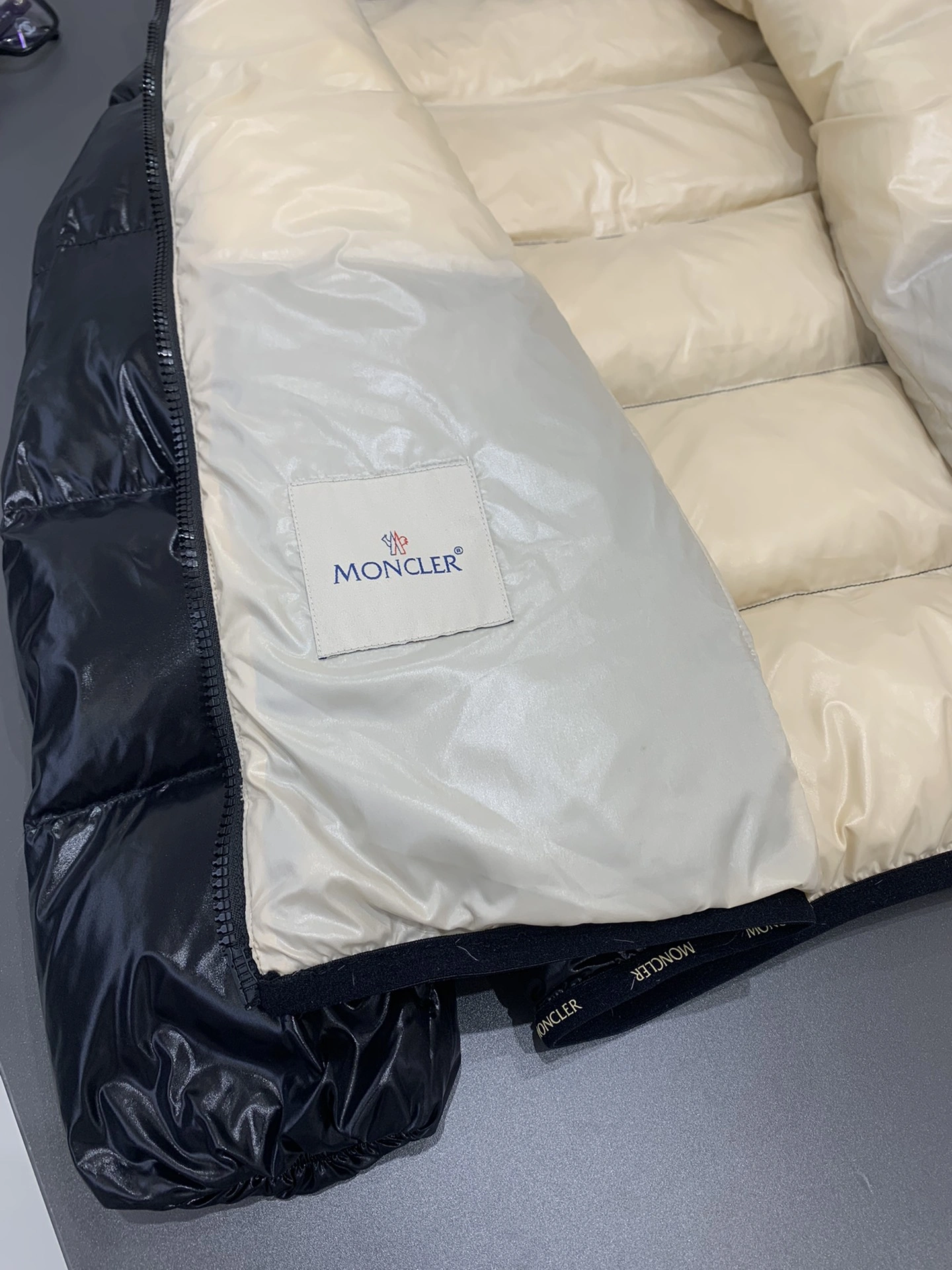 Moncler Down Jackets Fashionable 145781