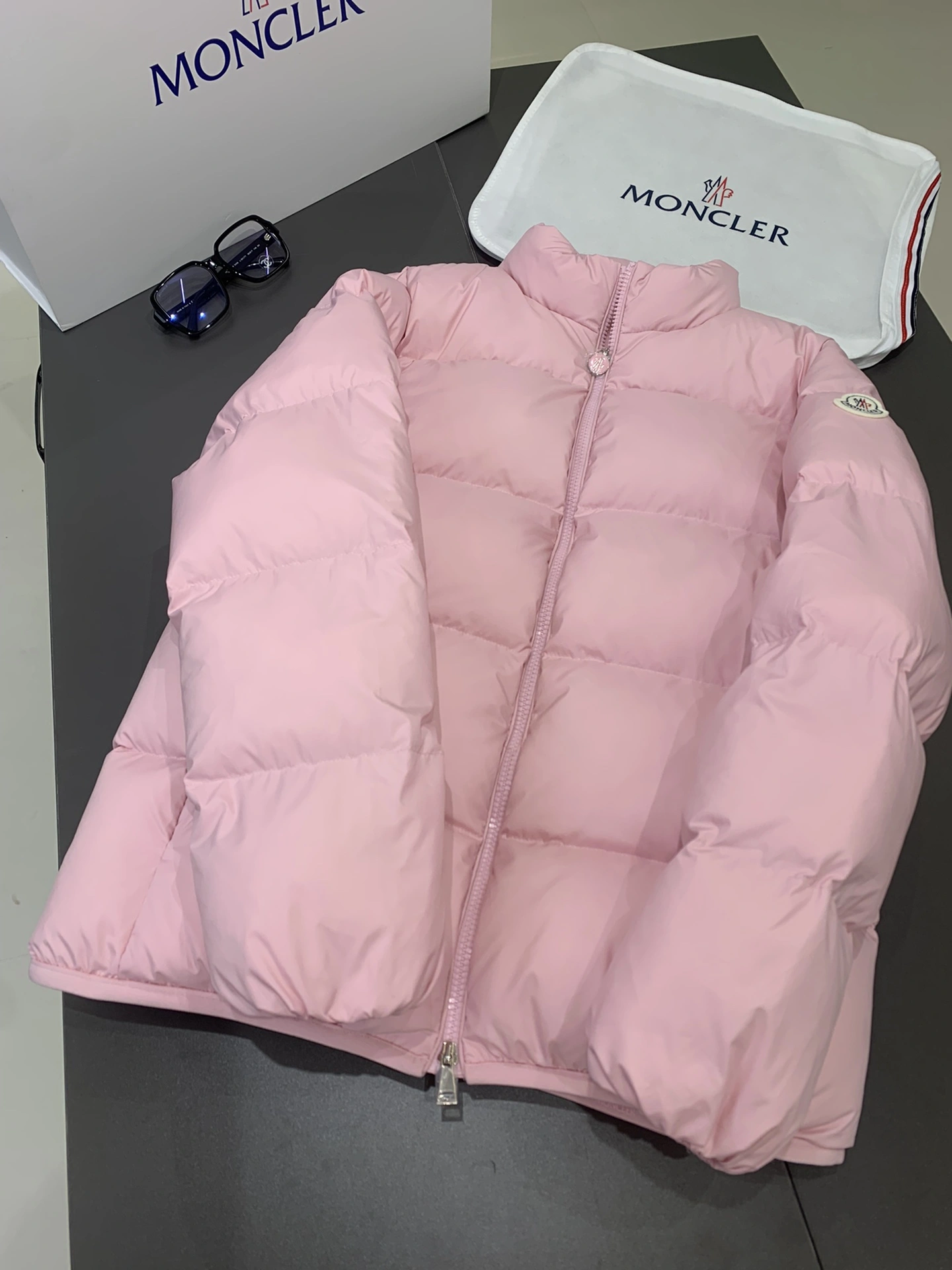 Moncler Down Jackets UrbanChic 145771