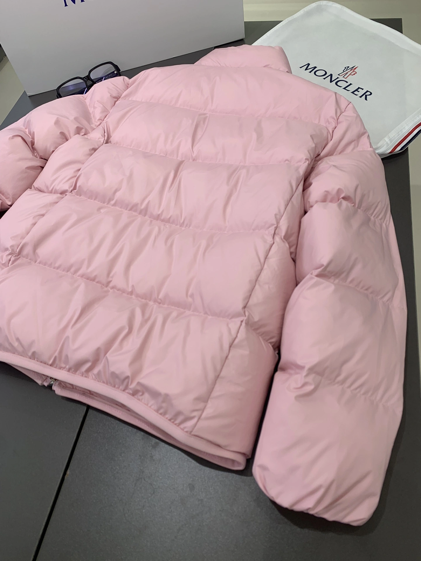 Moncler Down Jackets UrbanChic 145771