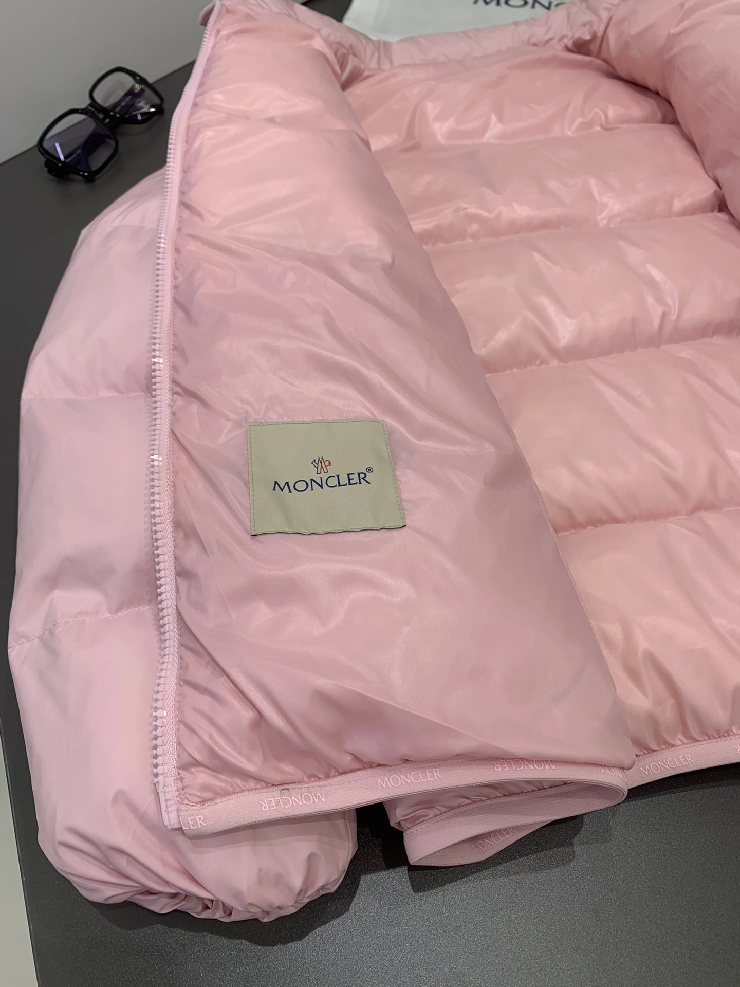 Moncler Down Jackets UrbanChic 145771