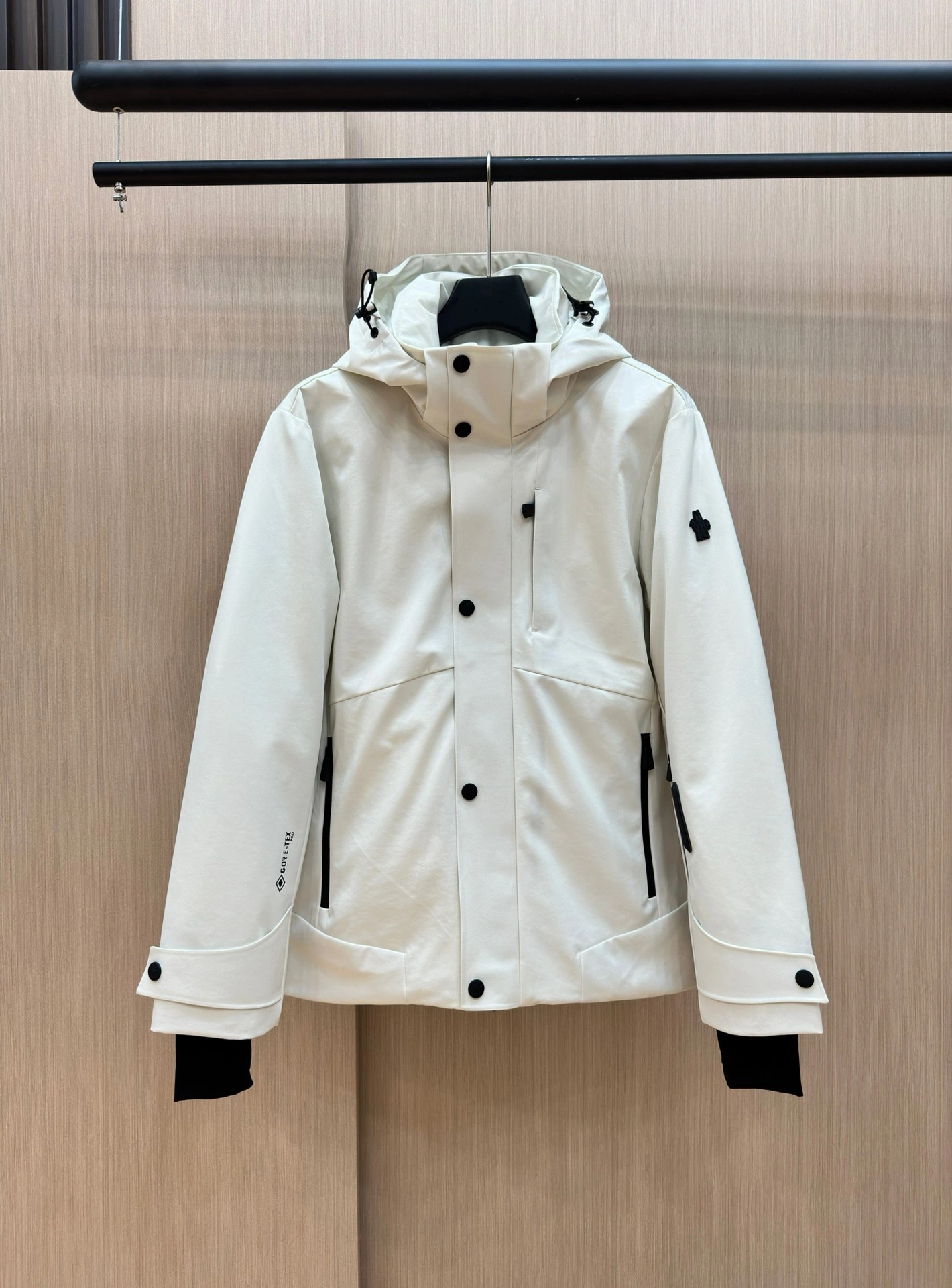 Moncler Down Jackets Durable 145749
