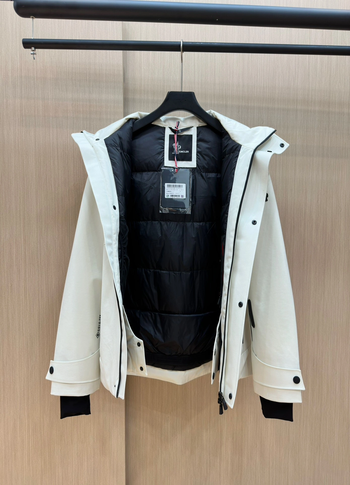 Moncler Down Jackets Durable 145749