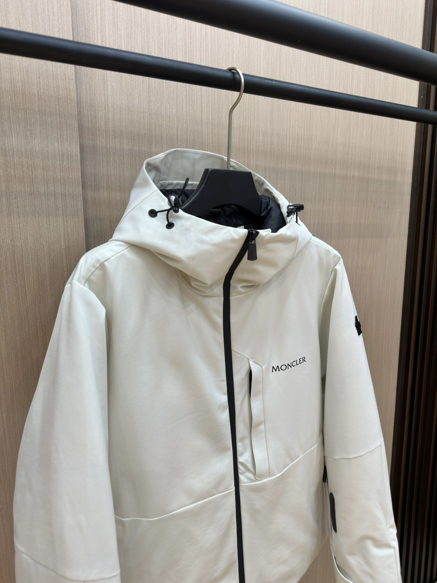 Moncler Down Jackets Chic 145750