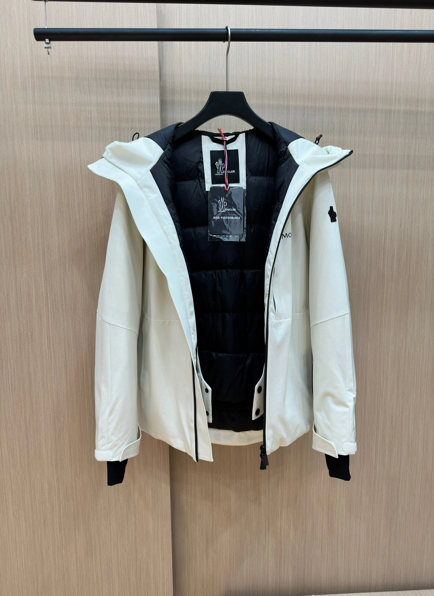 Moncler Down Jackets Chic 145750