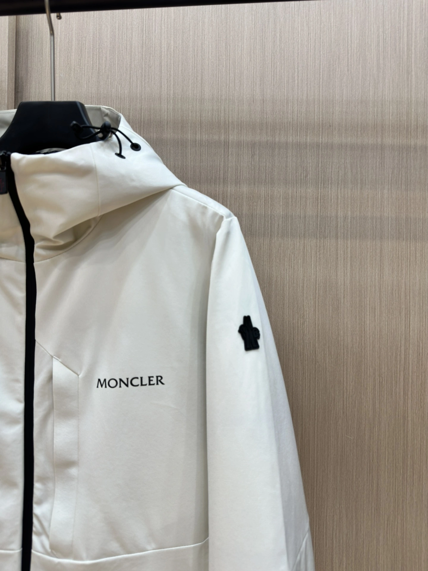 Moncler Down Jackets Chic 145750