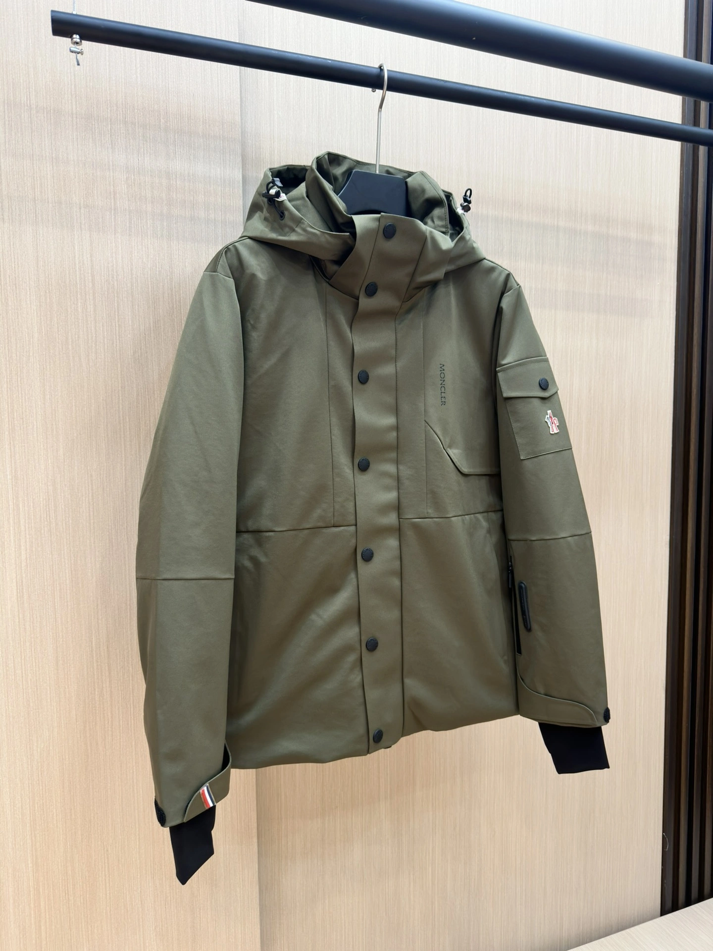 Moncler Down Jackets Chic 145759