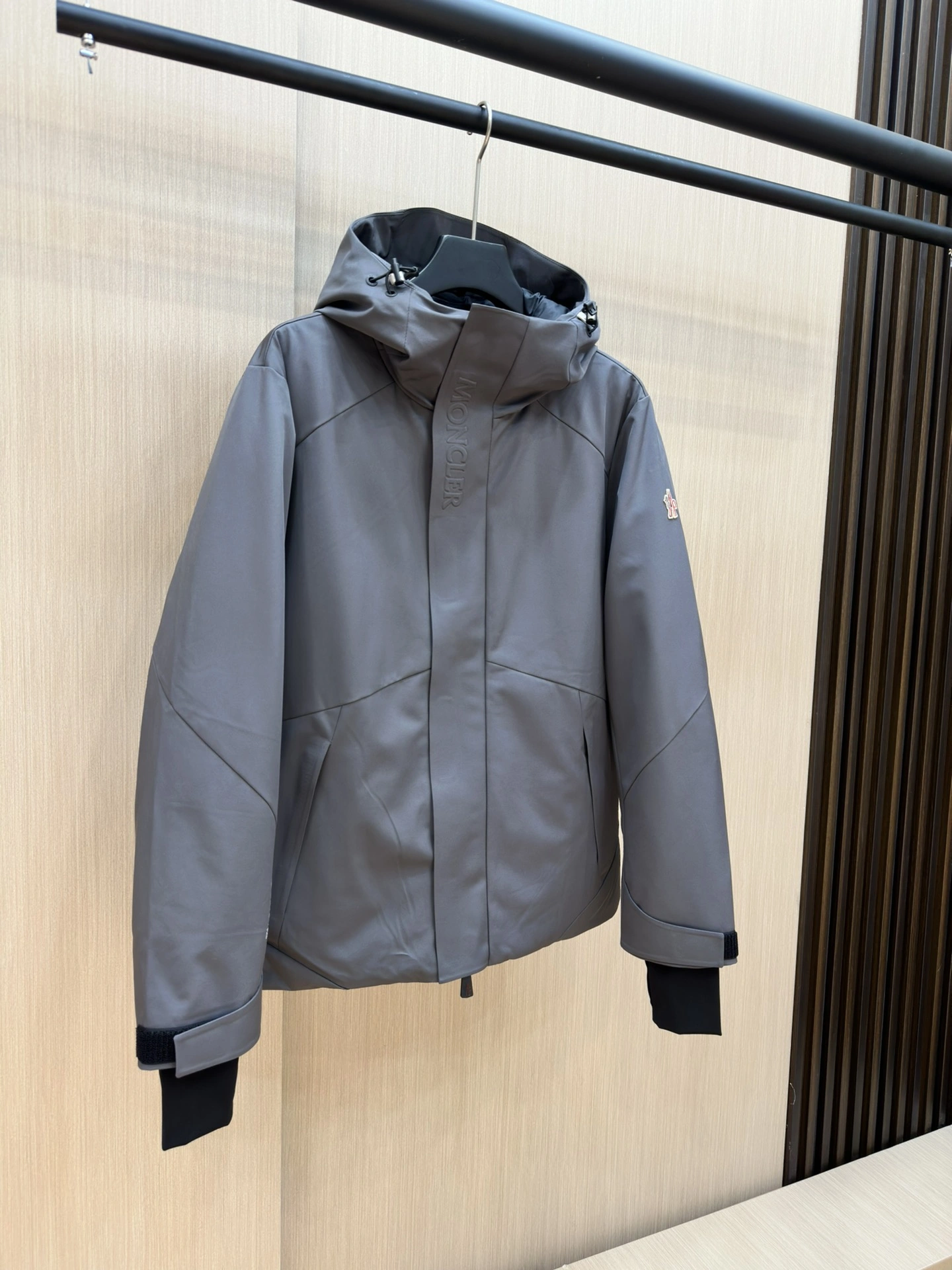 Moncler Down Jackets WellDesigned 145748