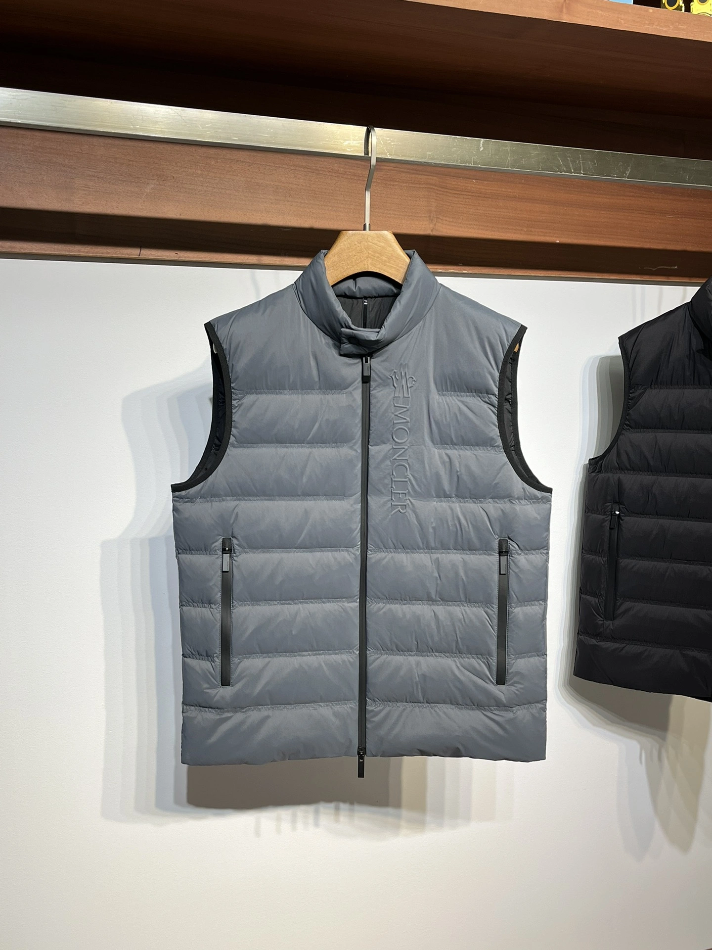 Moncler Down Jackets Minimalist 145754