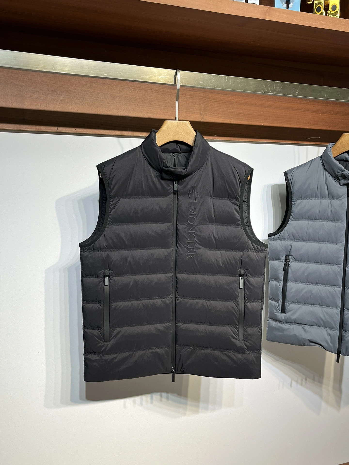 Moncler Down Jackets Minimalist 145754