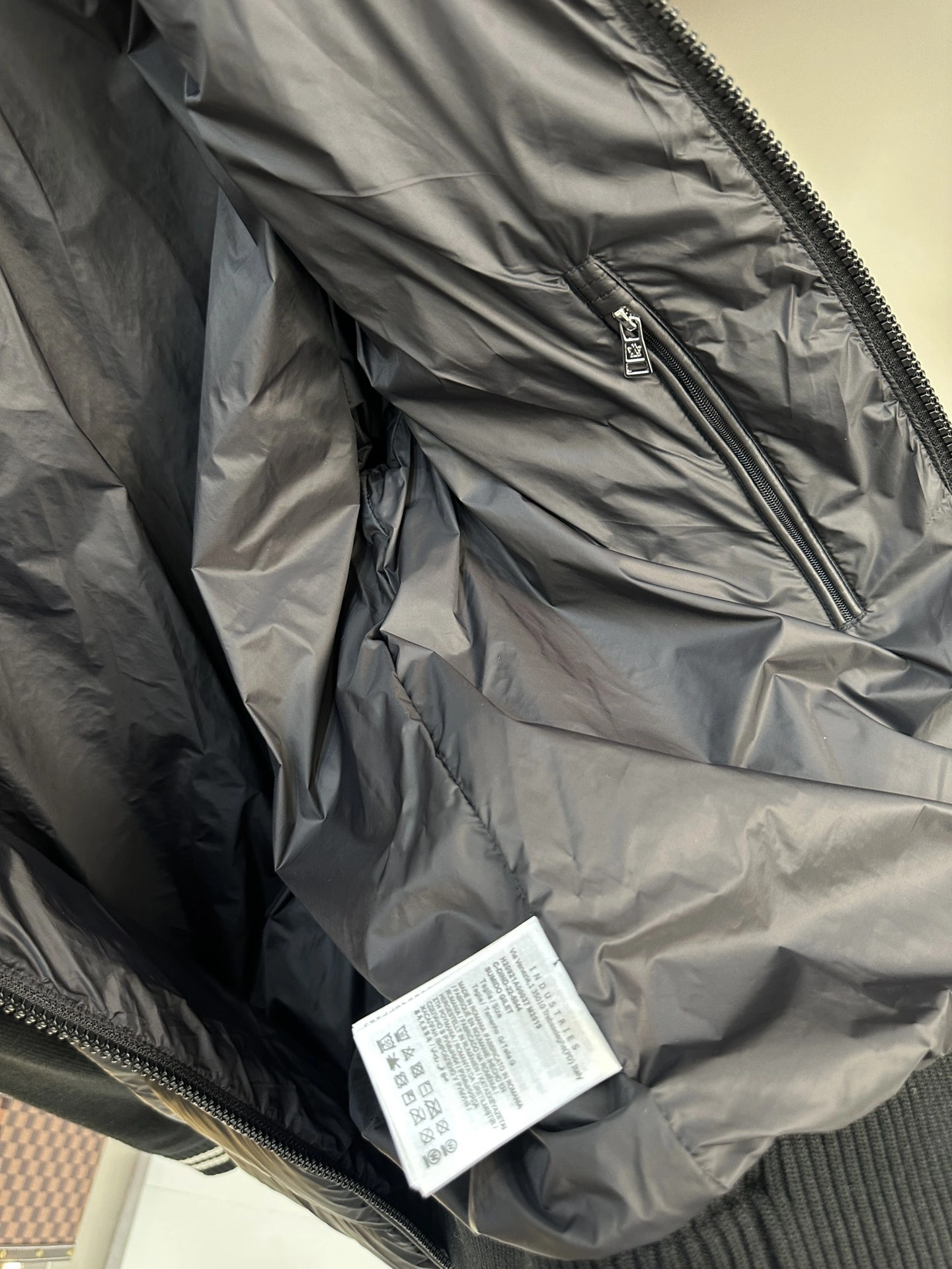 Moncler Down Jackets Stylish 145740