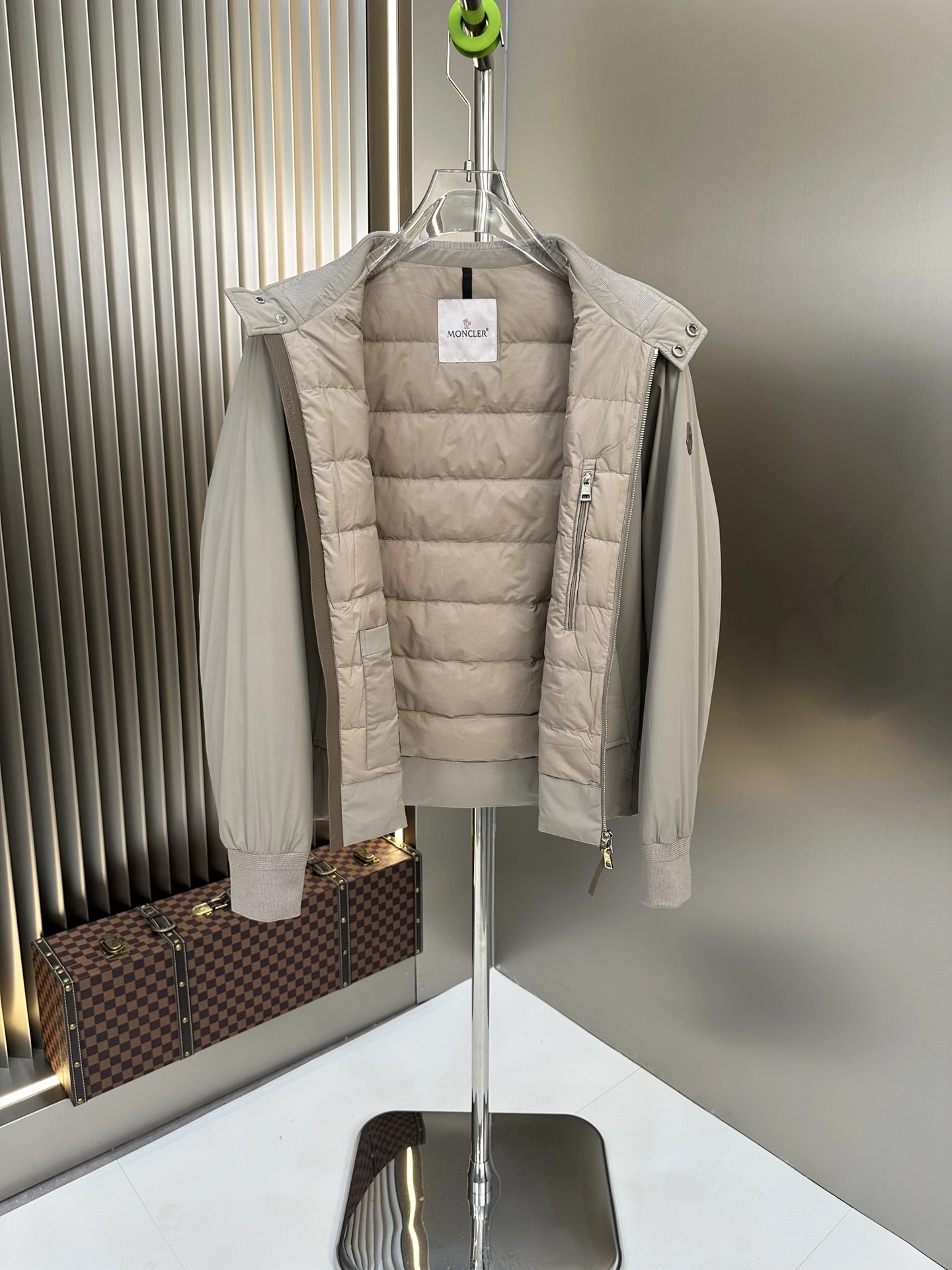 SmoothTexture Moncler Down Jackets 145730