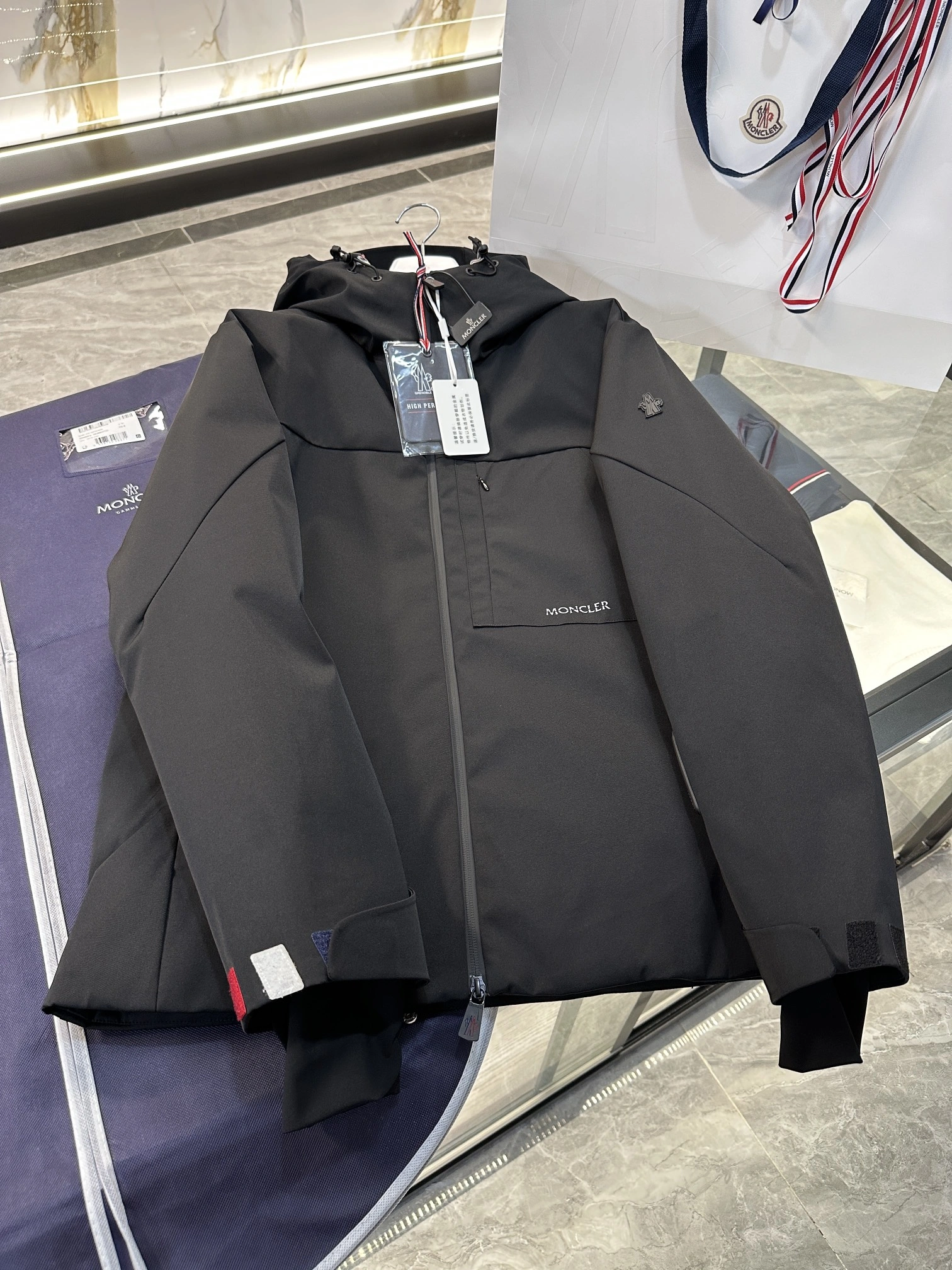 Moncler Down Jackets EyeCatching 145728