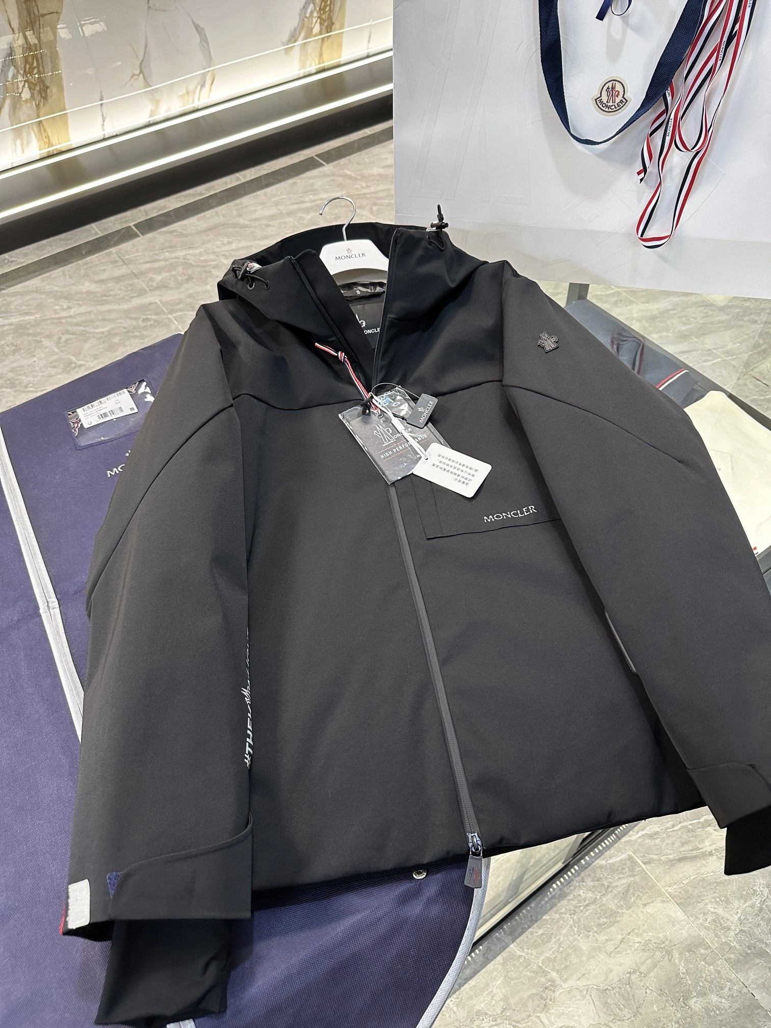 Moncler Down Jackets EyeCatching 145728