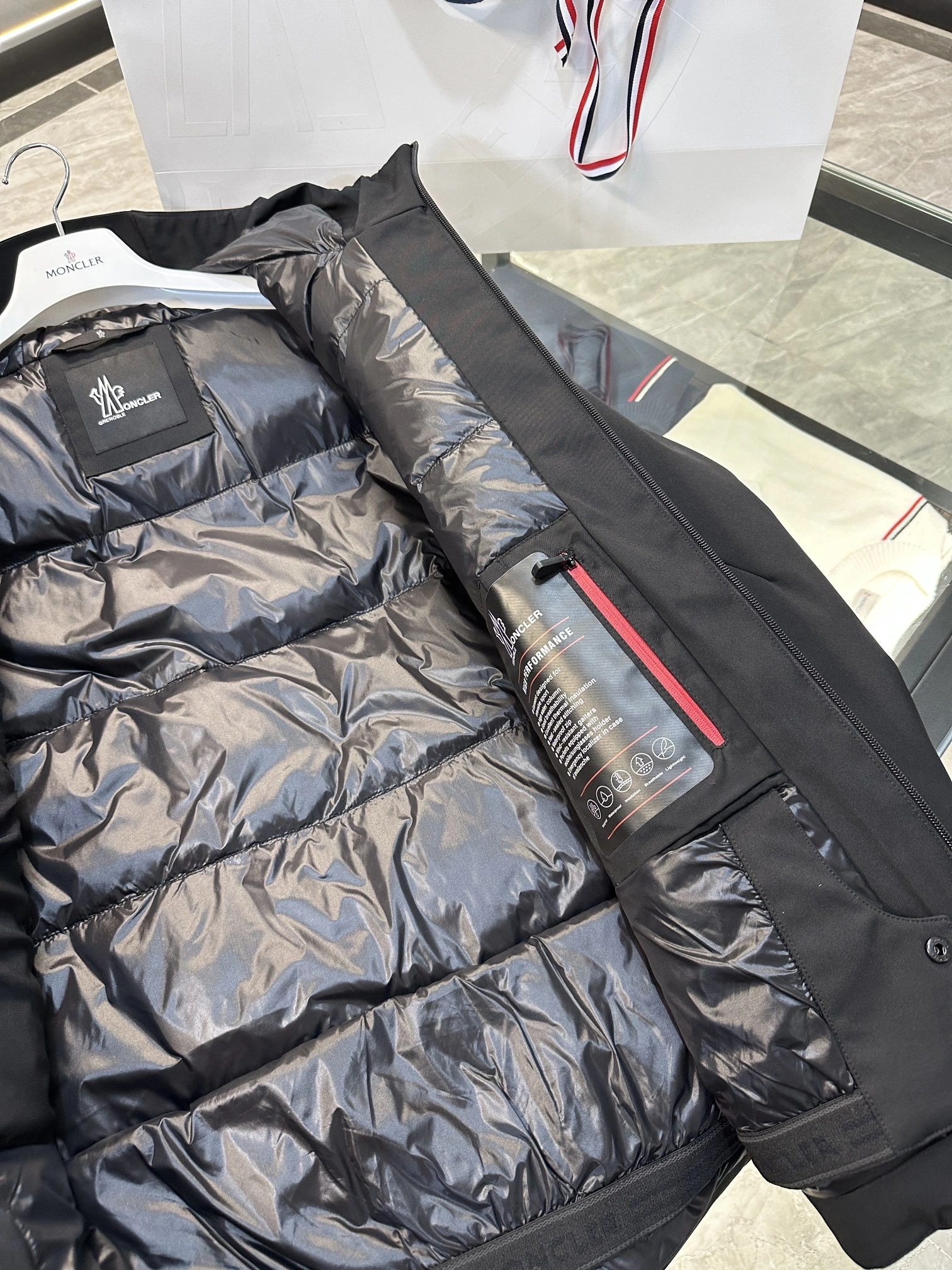 Moncler Down Jackets EyeCatching 145728