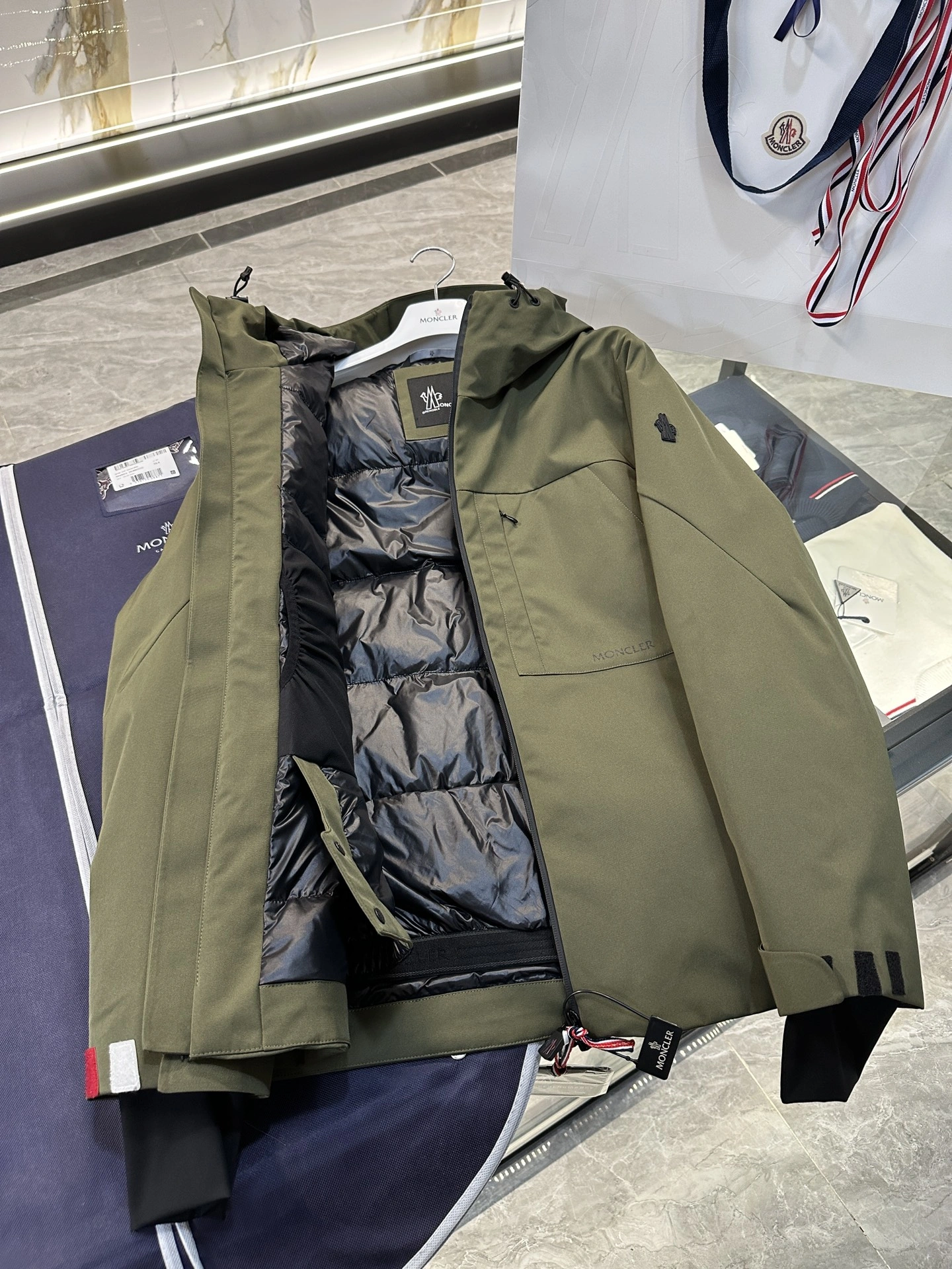 Durable Moncler Down Jackets 145729