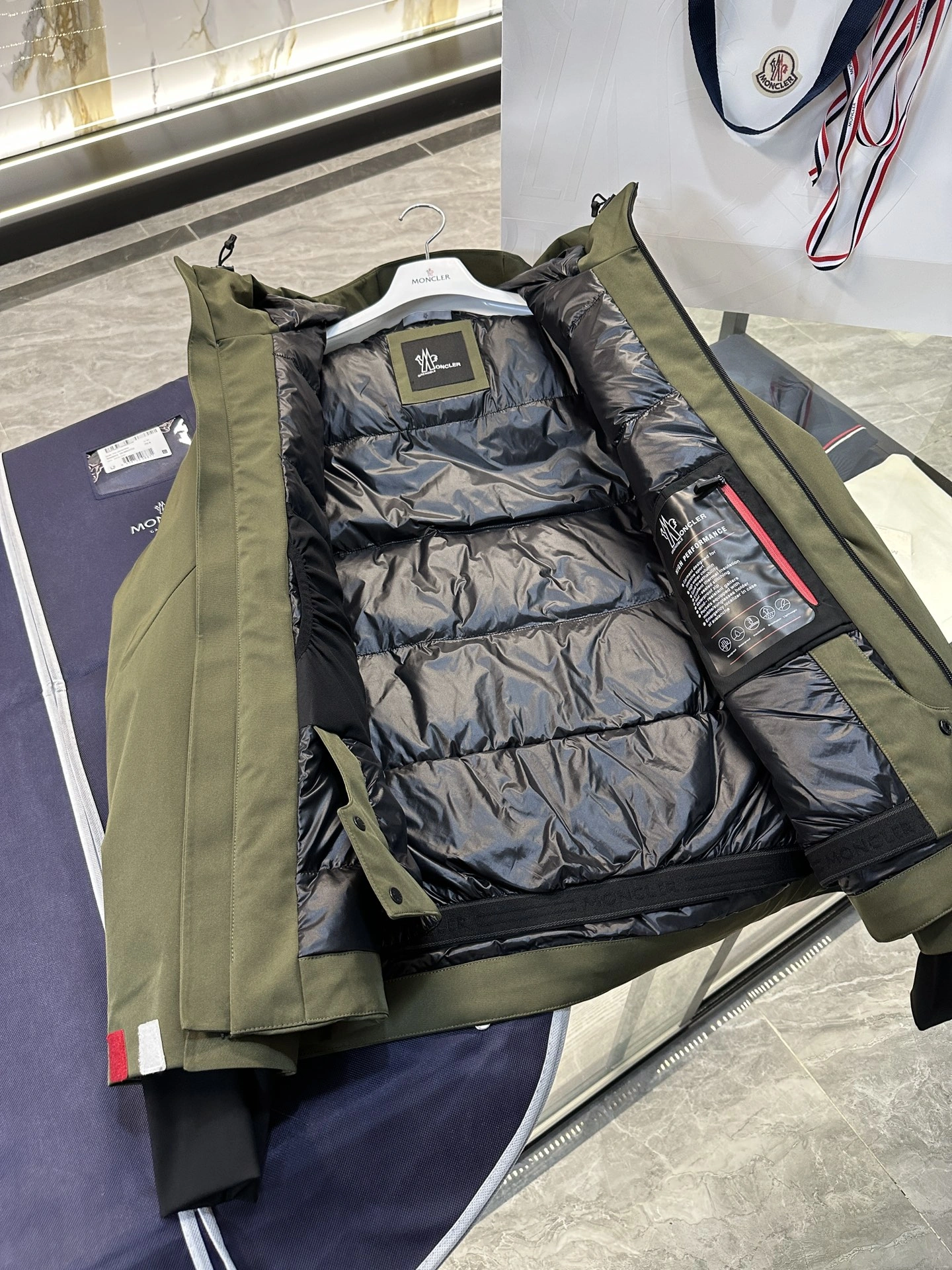 Durable Moncler Down Jackets 145729