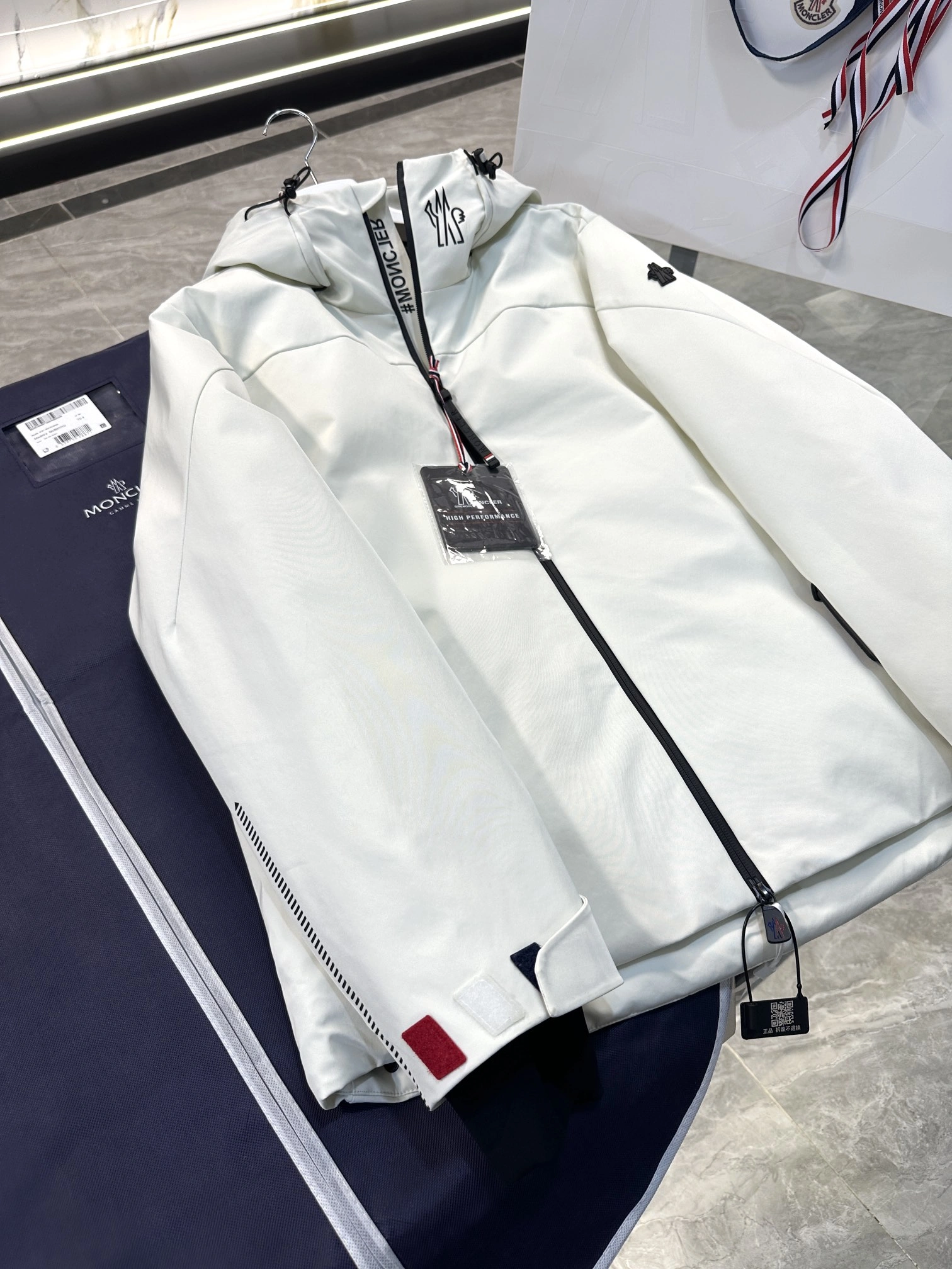 Moncler Down Jackets SportInspired 145727