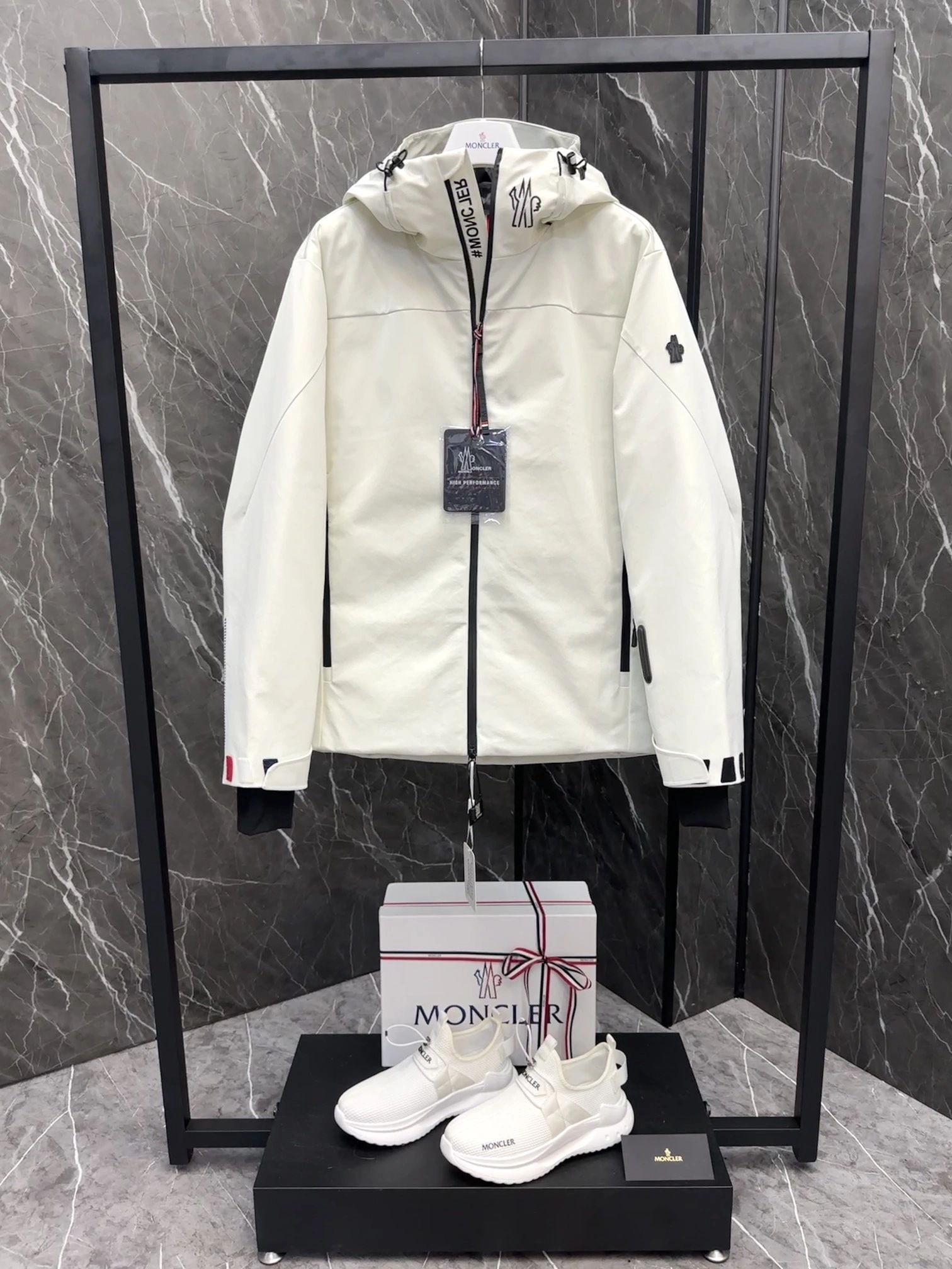 Efficient Moncler Down Jackets 145725