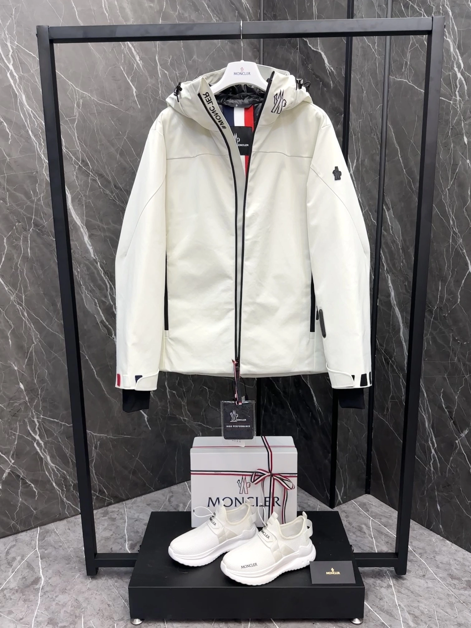 Efficient Moncler Down Jackets 145725