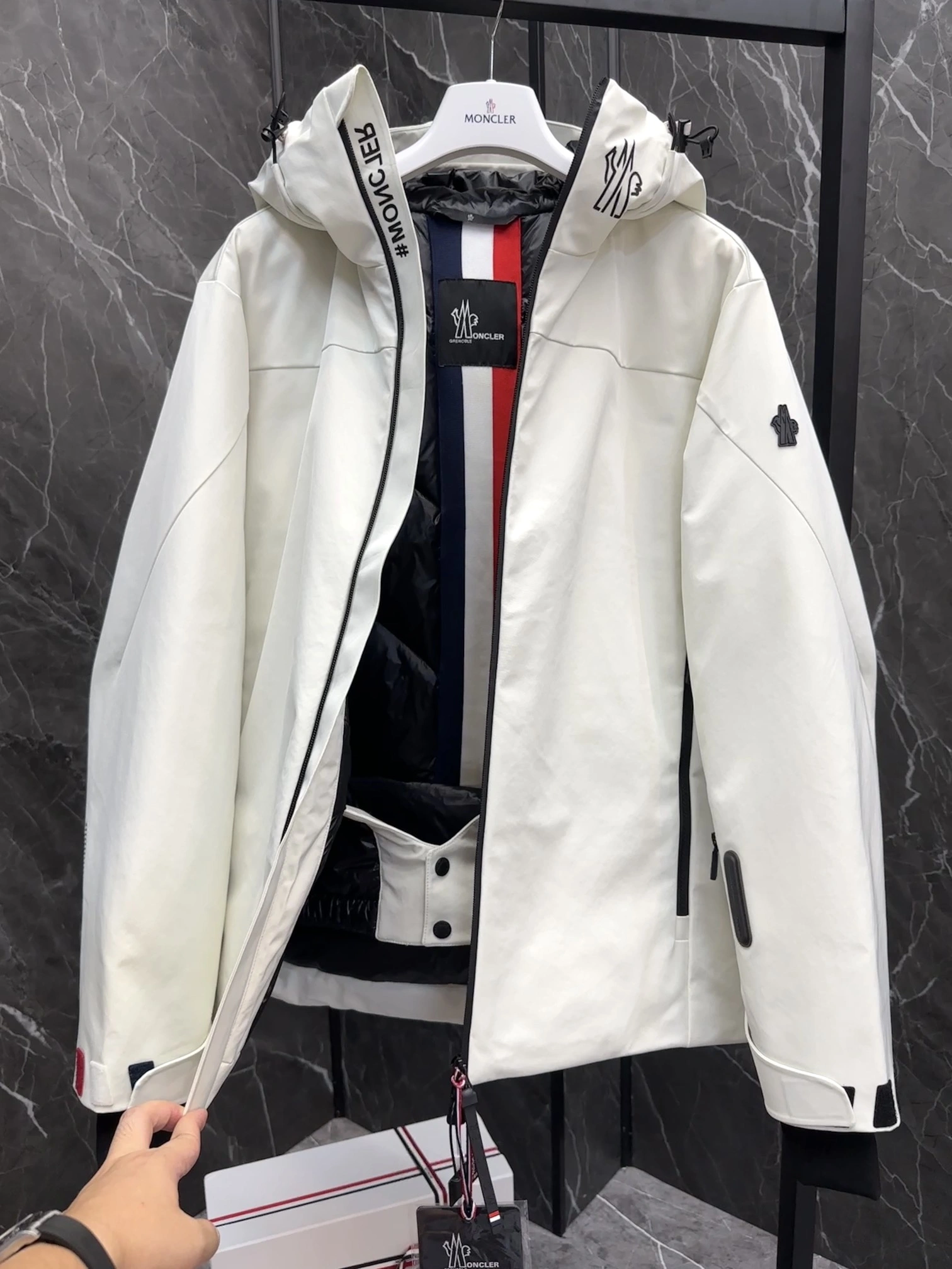 Efficient Moncler Down Jackets 145725