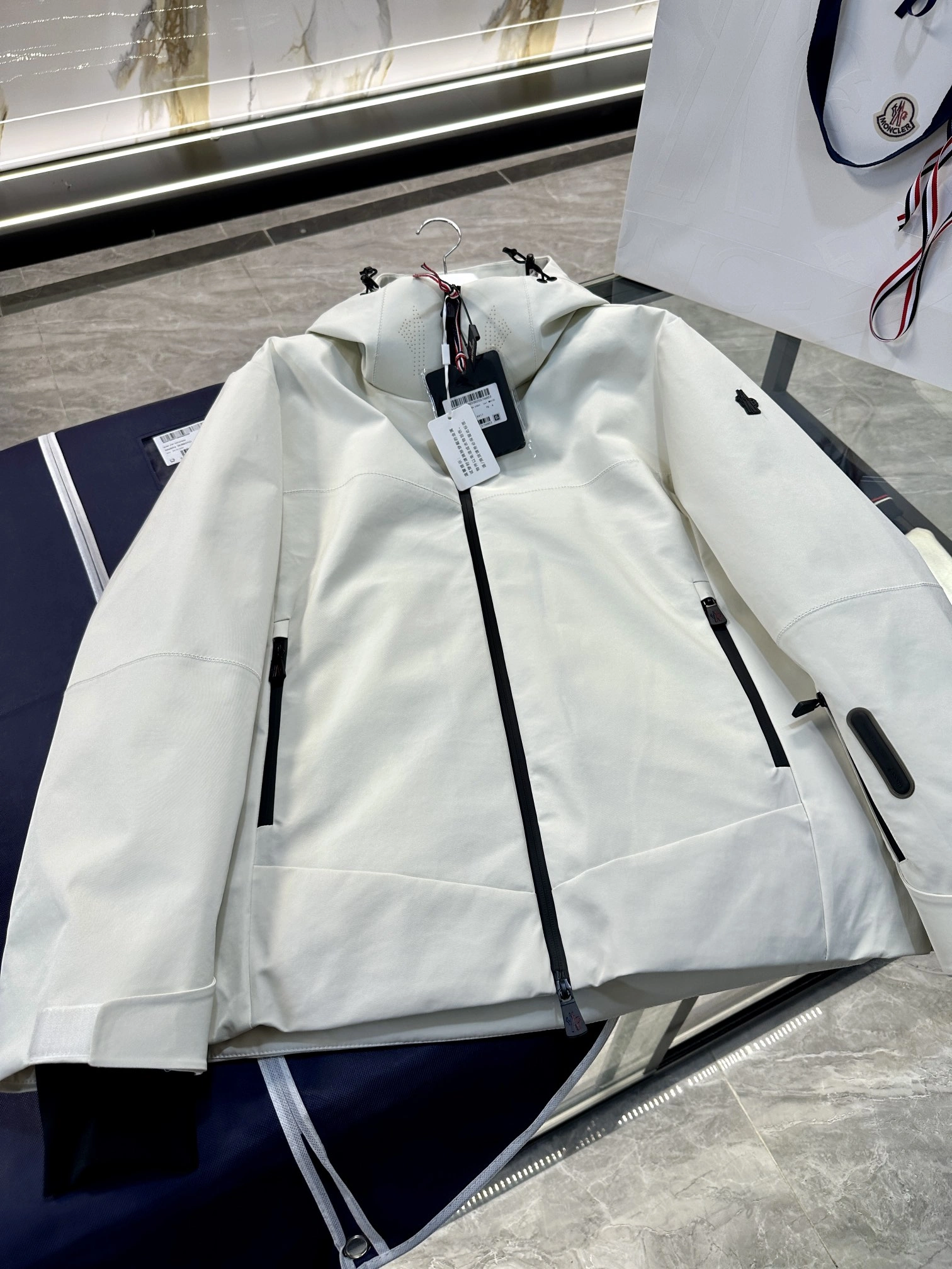 ComfortFit Moncler Down Jackets 145717
