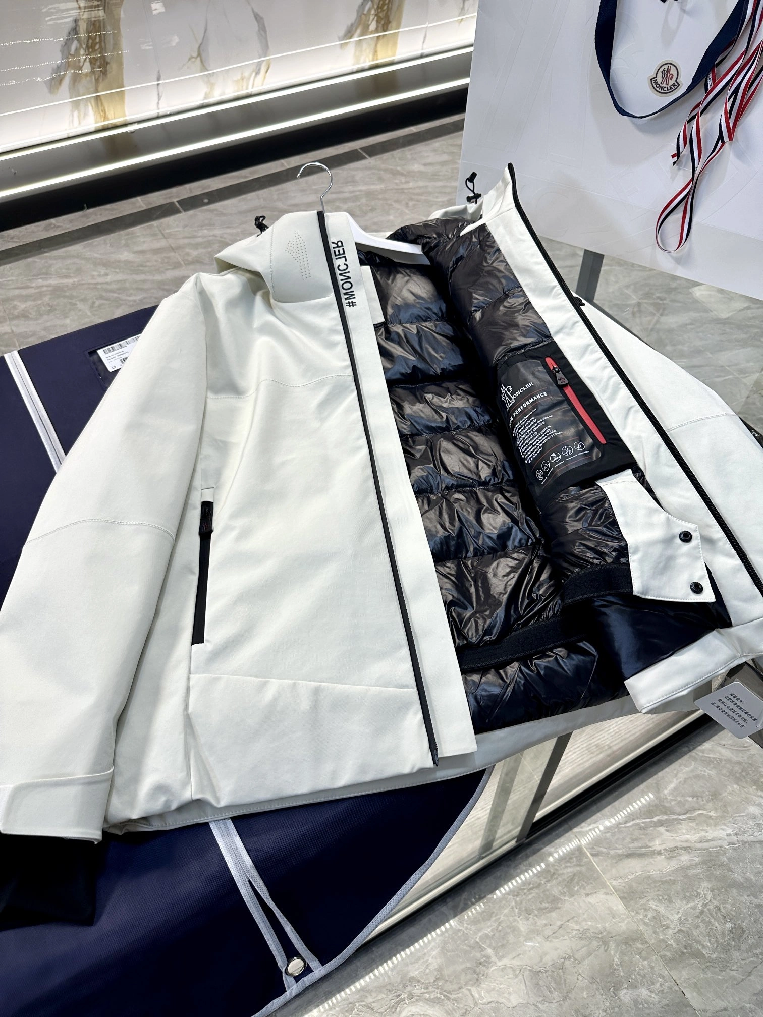 ComfortFit Moncler Down Jackets 145717