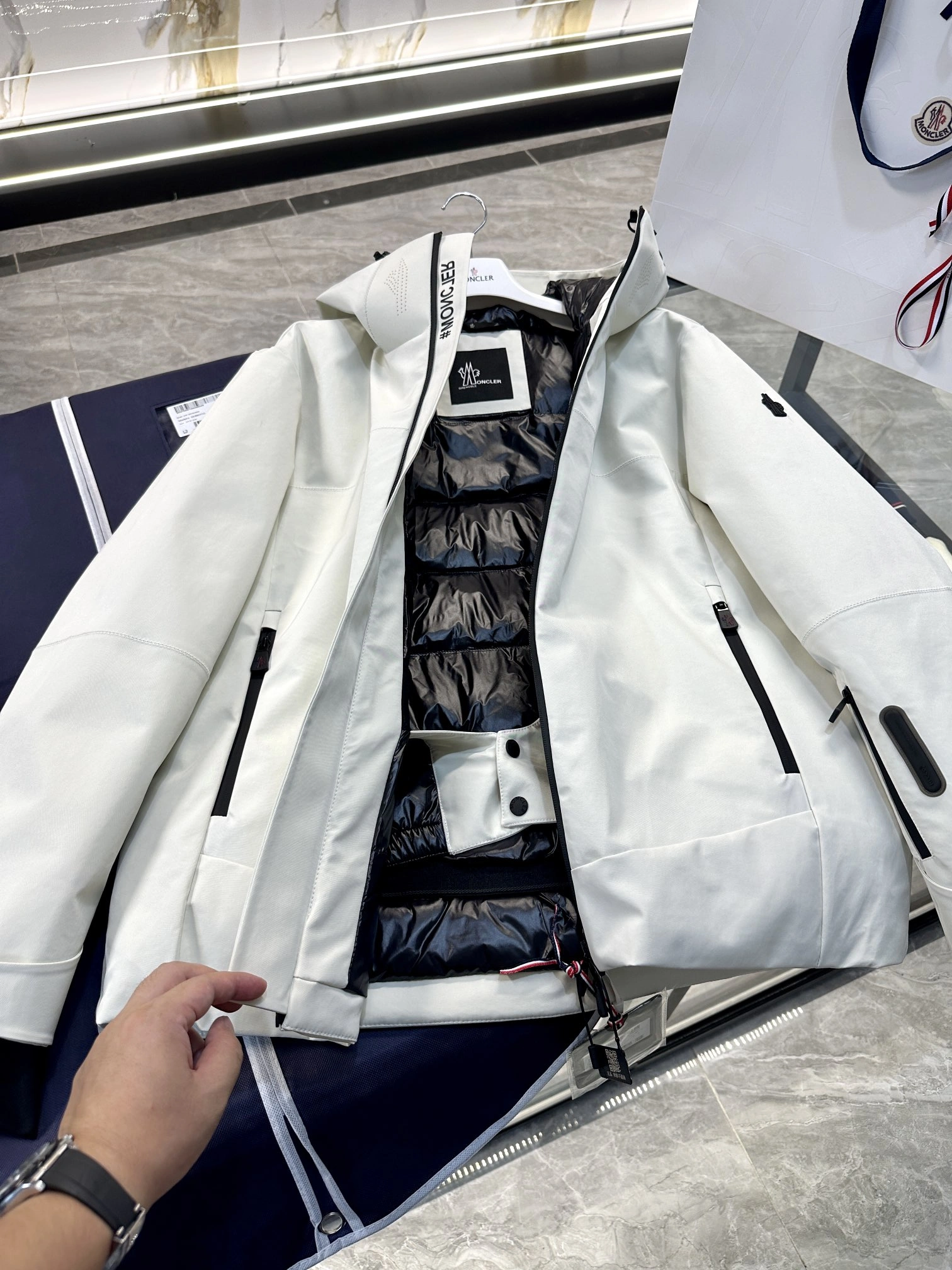 ComfortFit Moncler Down Jackets 145717