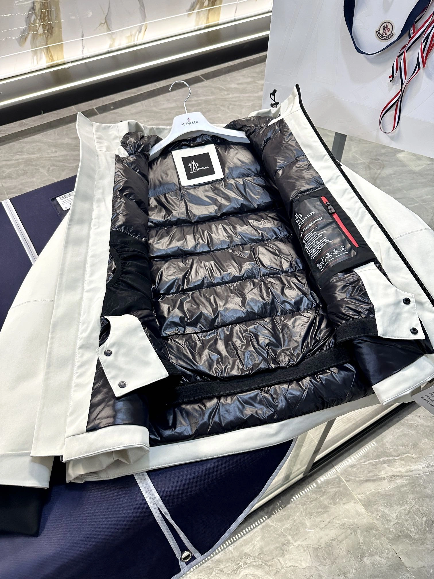 ComfortFit Moncler Down Jackets 145717