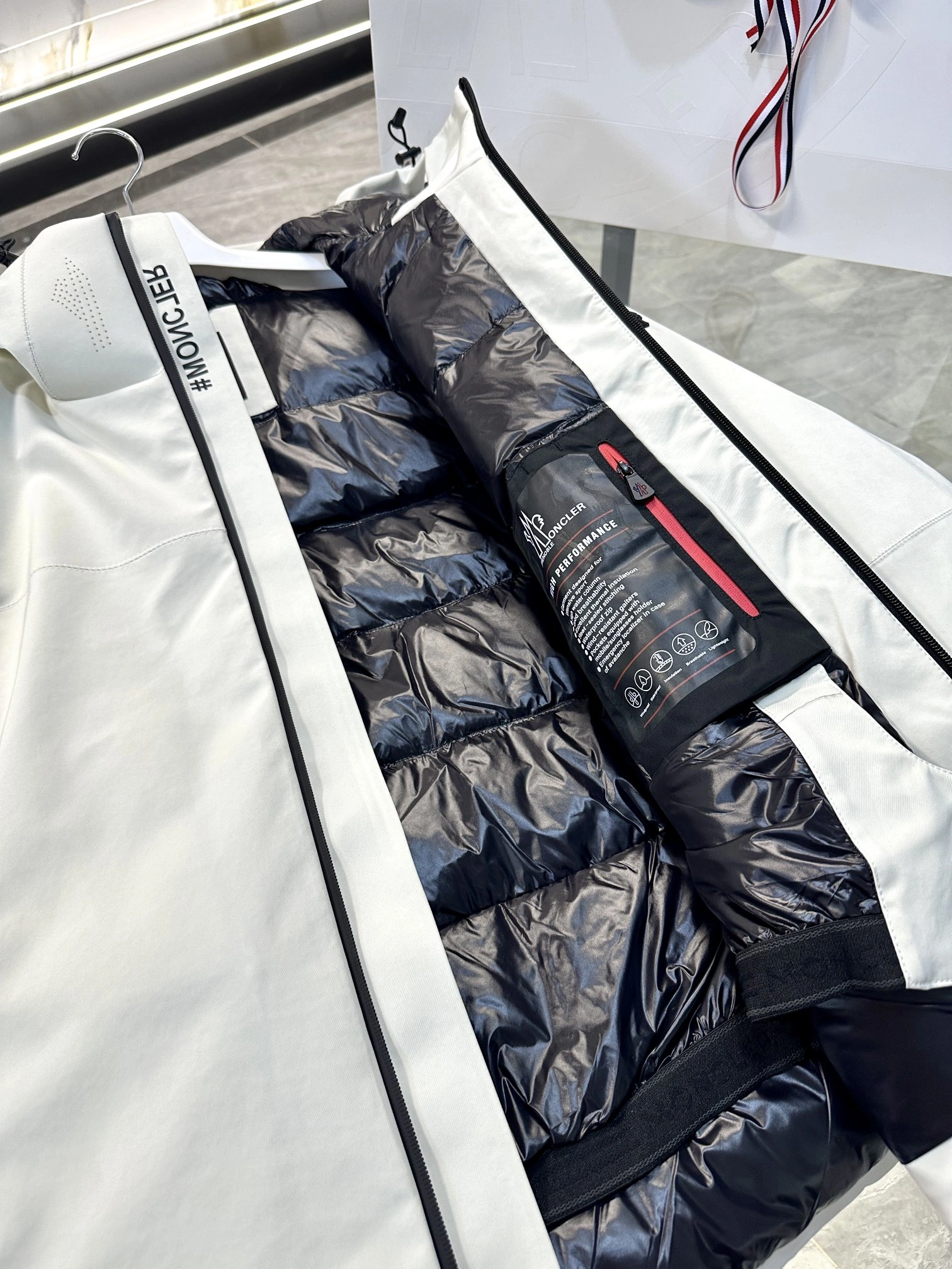 ComfortFit Moncler Down Jackets 145717