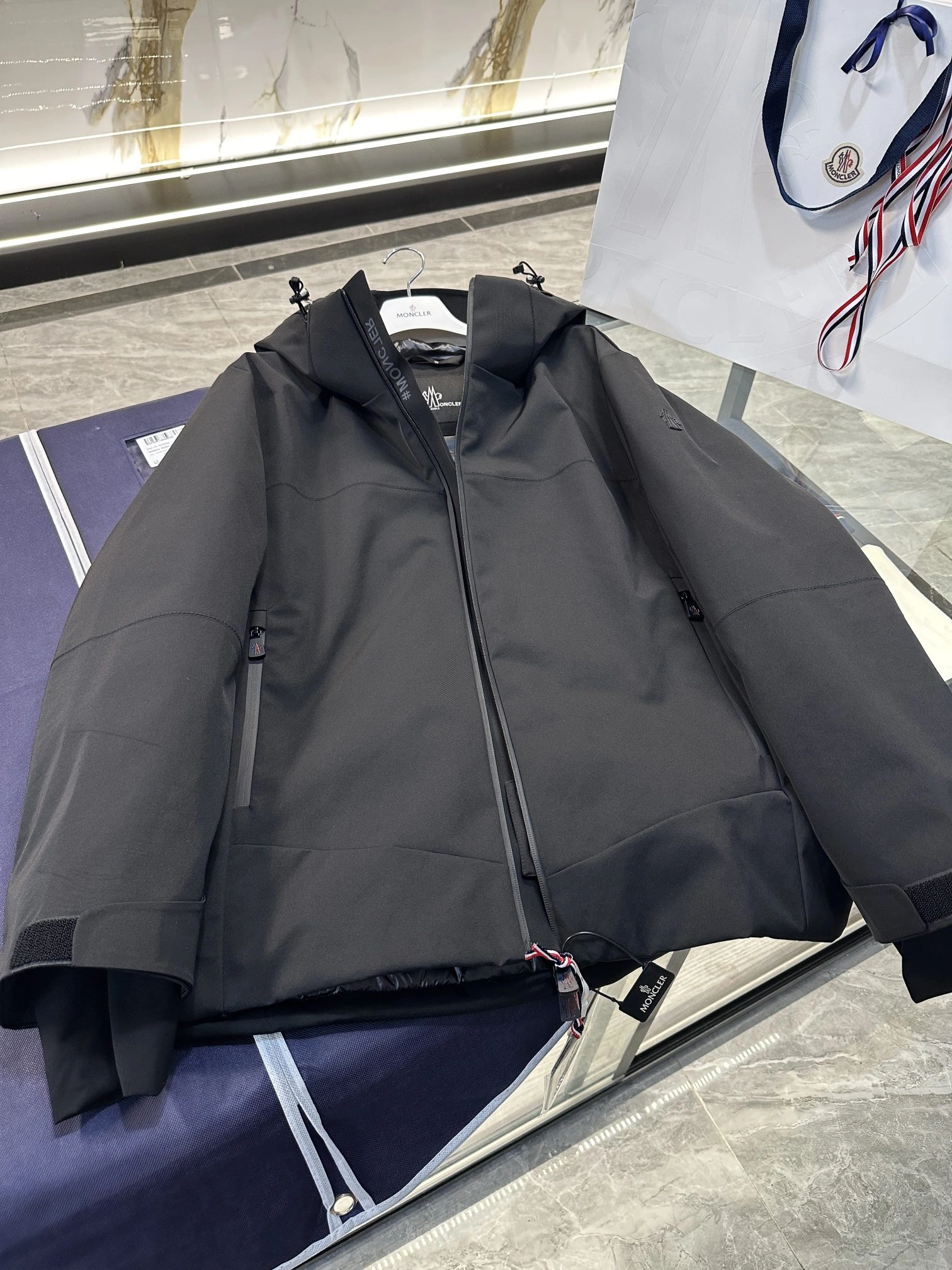 Durable Moncler Down Jackets 145744