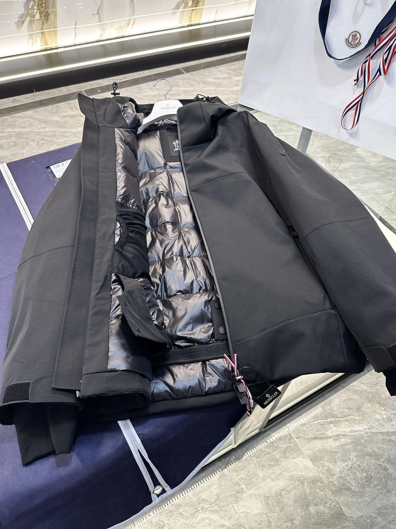 Durable Moncler Down Jackets 145744