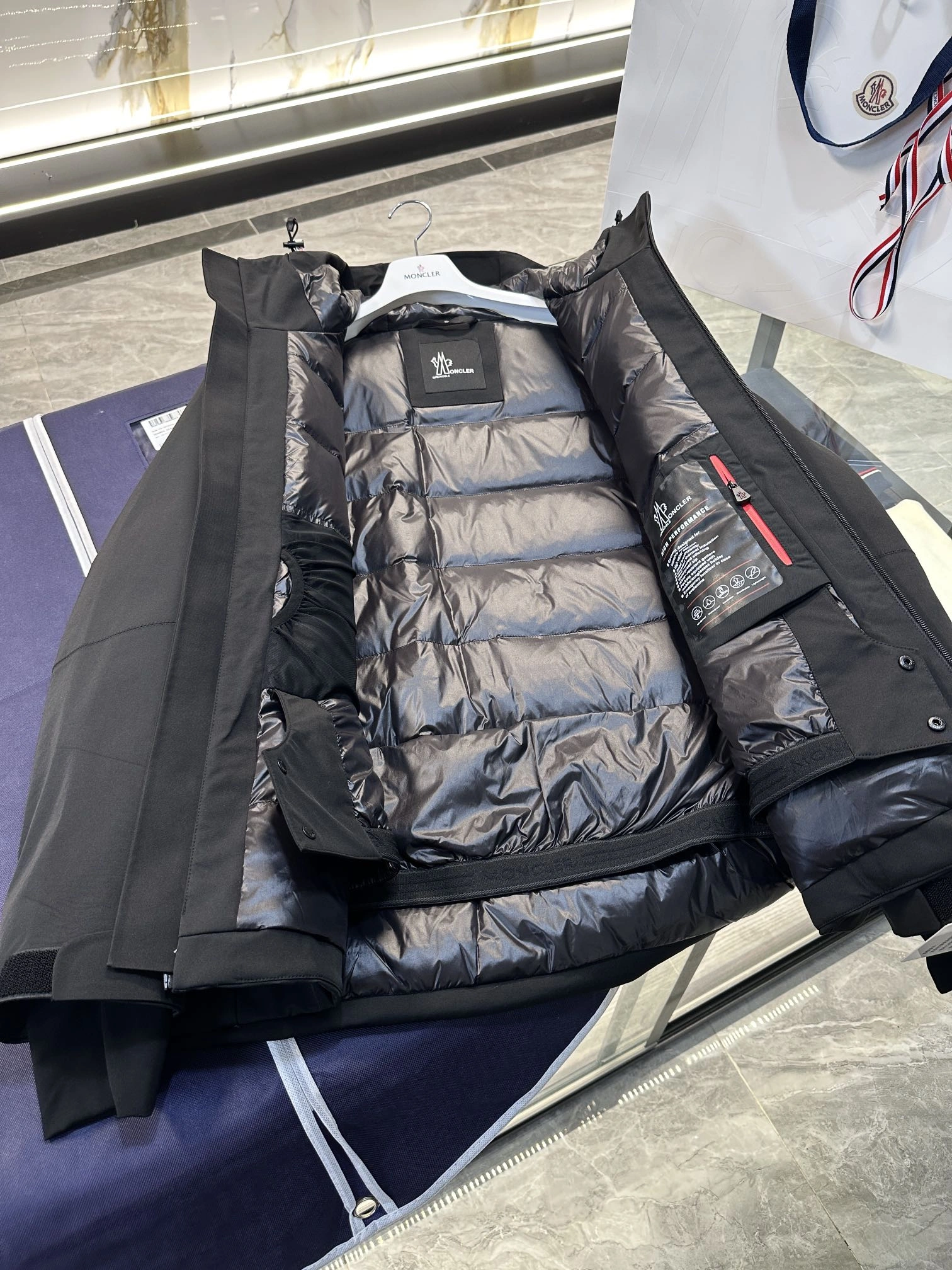 Durable Moncler Down Jackets 145744