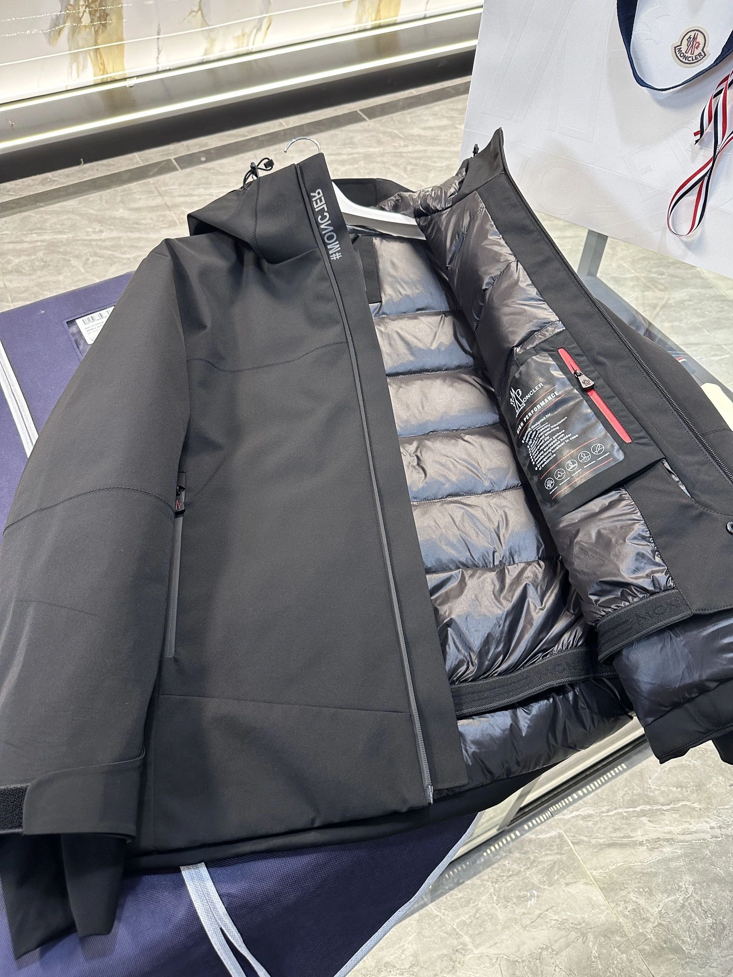 Durable Moncler Down Jackets 145744
